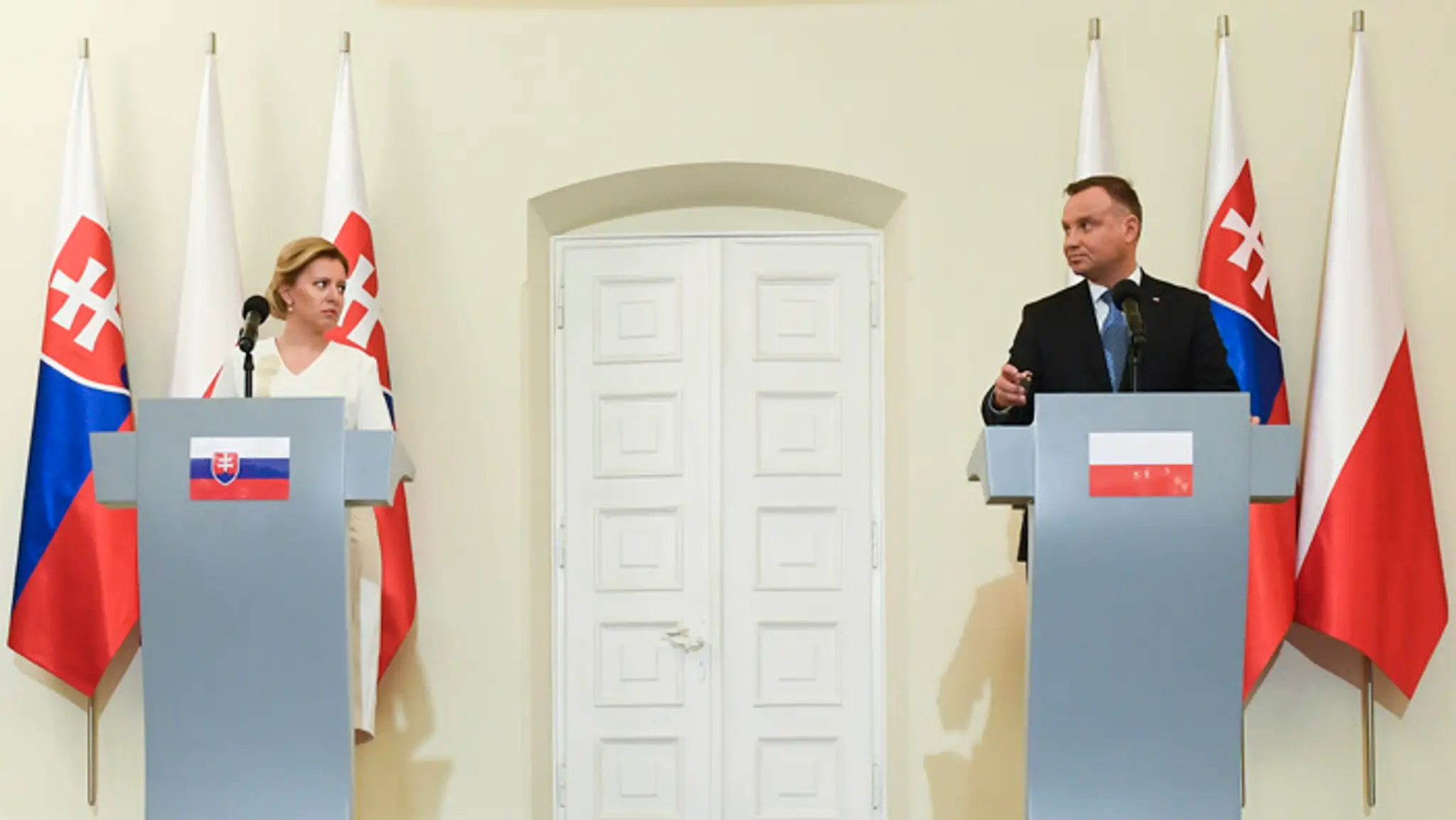 Nehoda vlaku a kamiónu.