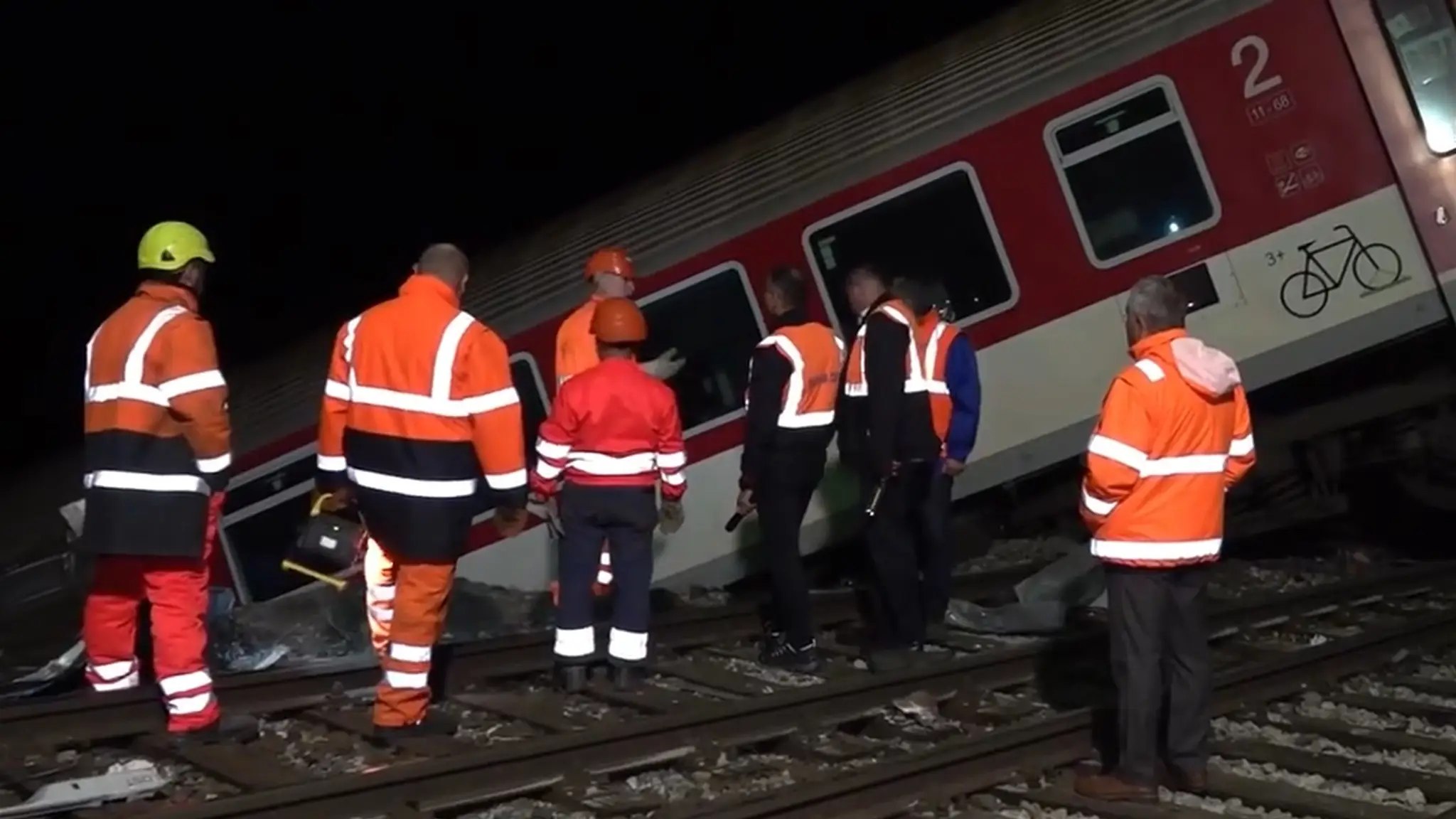 Odstraňovali následky zrážky vlakov