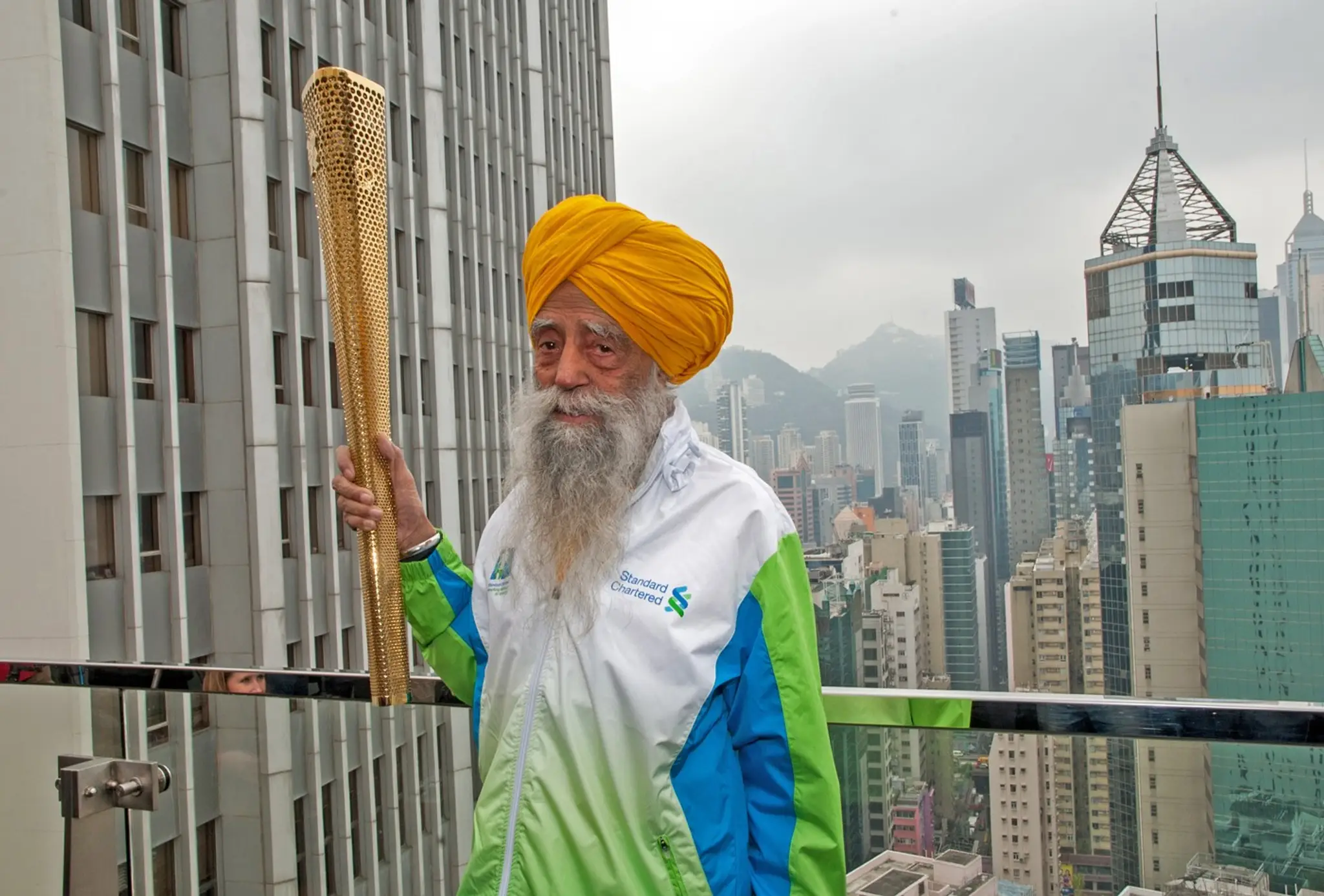 Fauja Singh pred svojím posledným maratónom v Hongkongu v roku 2013
