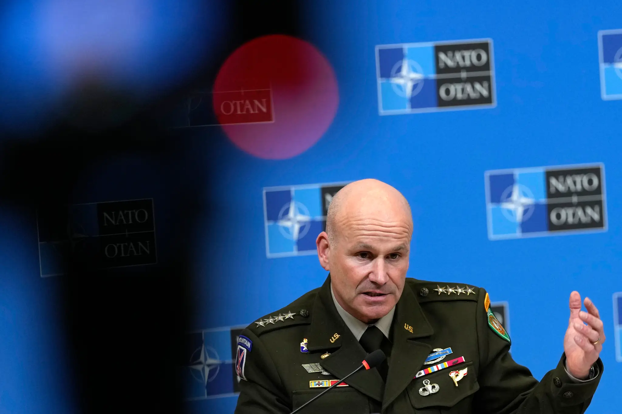 Vysokopostavený veliteľ Severoatlantickej aliancie Christopher Cavoli.