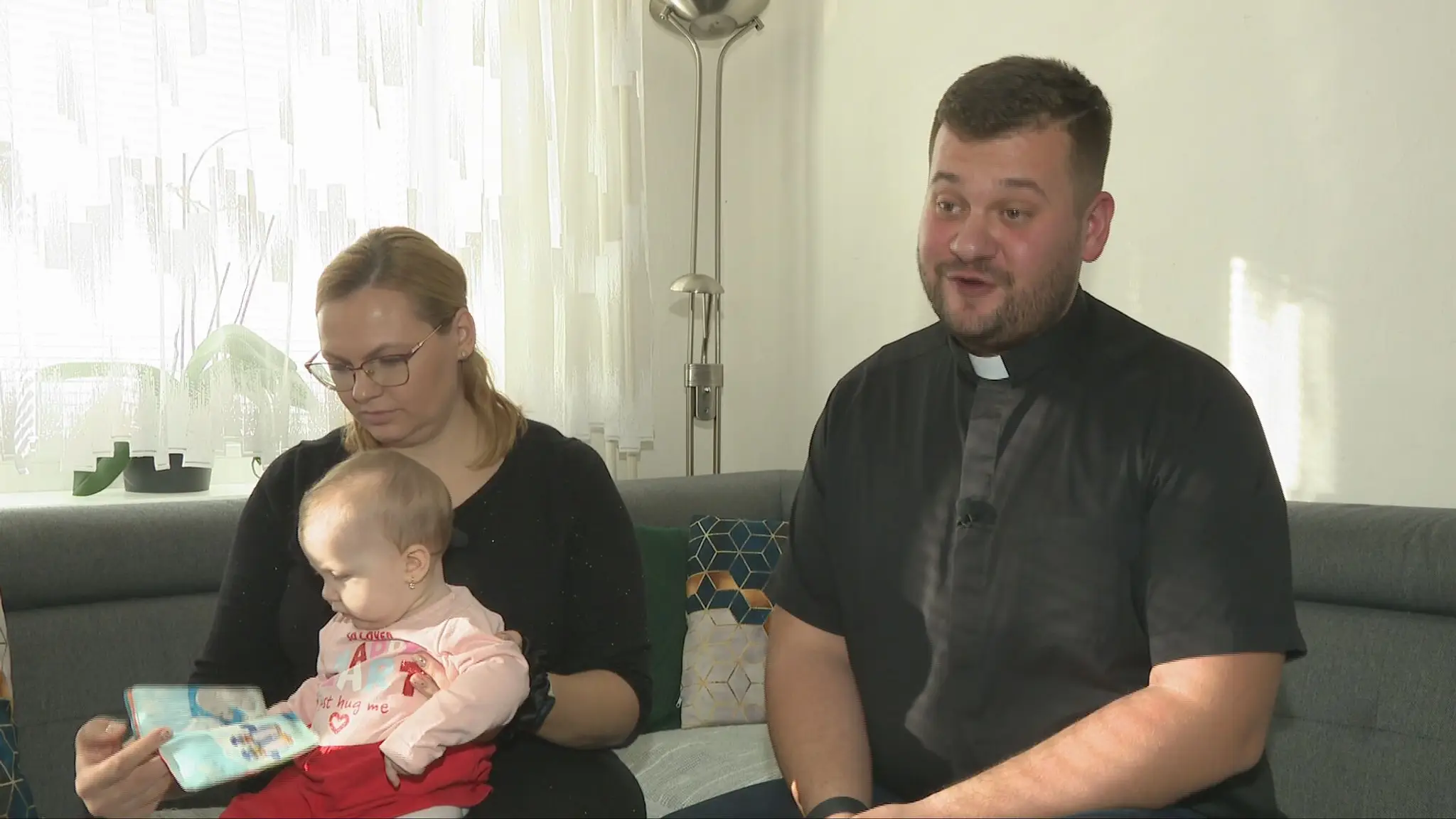 Gréckokatolícky kňaz Miroslav Hamarčák s rodinou.