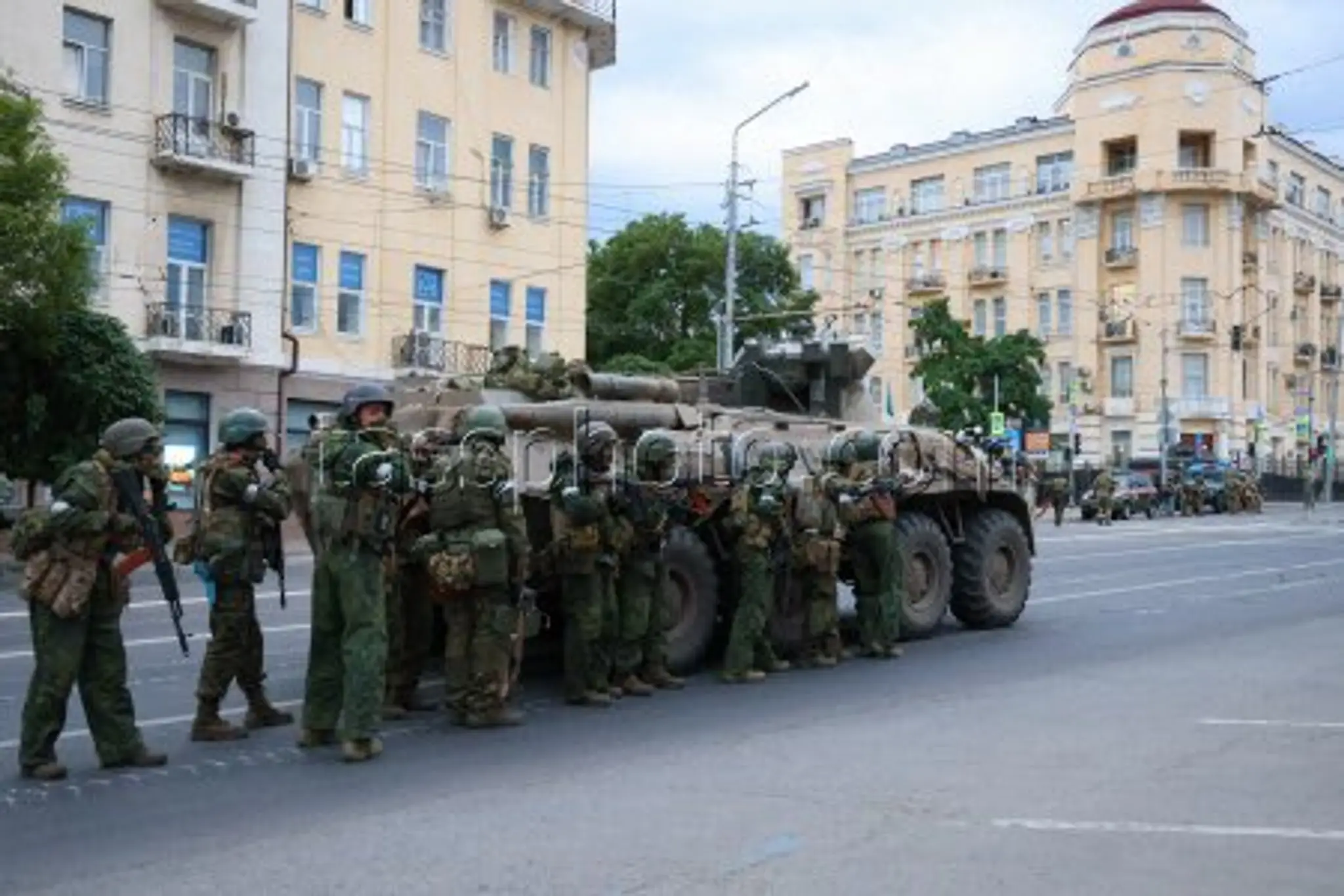 Vagnerovci obsadili Rostov nad Donom.