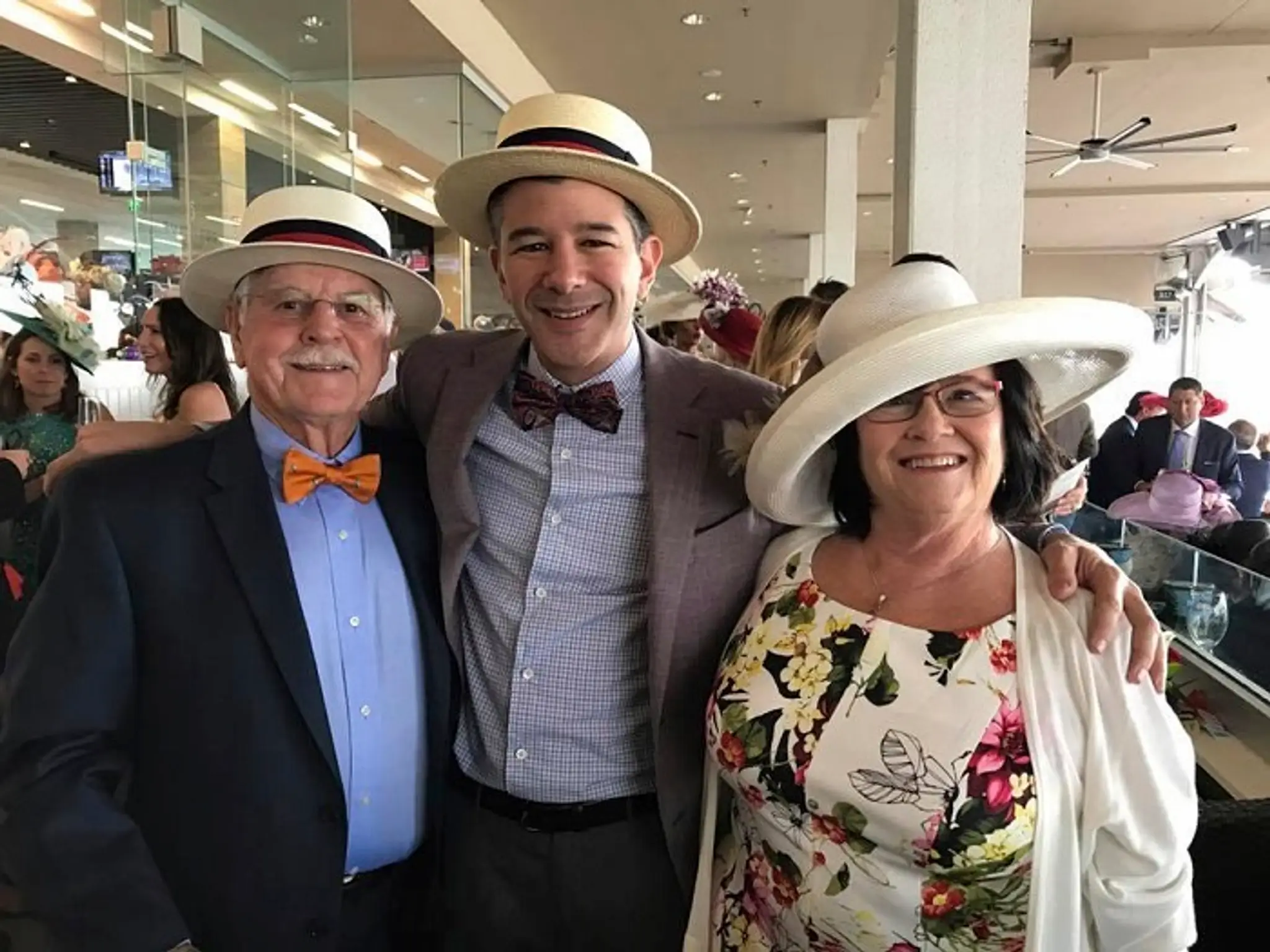 Travis Kalanick (v strede) s rodičmi Bonnie (†71) a Donaldom (78)