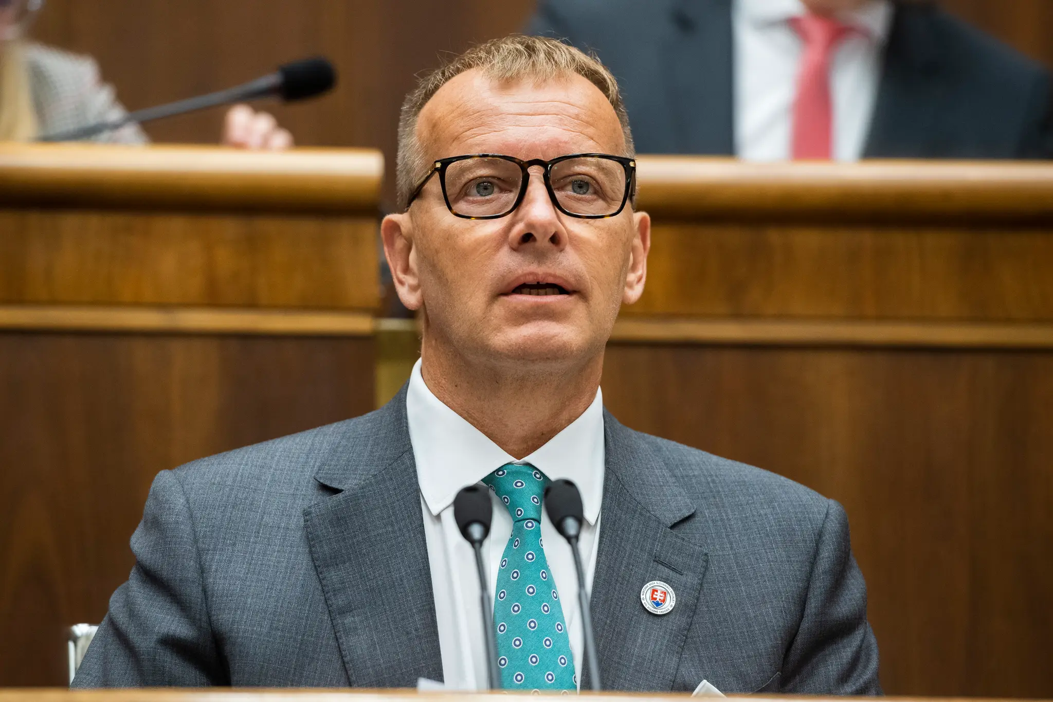 Na snímke predseda NRSR Boris Kollár (Sme rodina) počas hlasovania o odvolaní ministra financií SR Igora Matoviča.