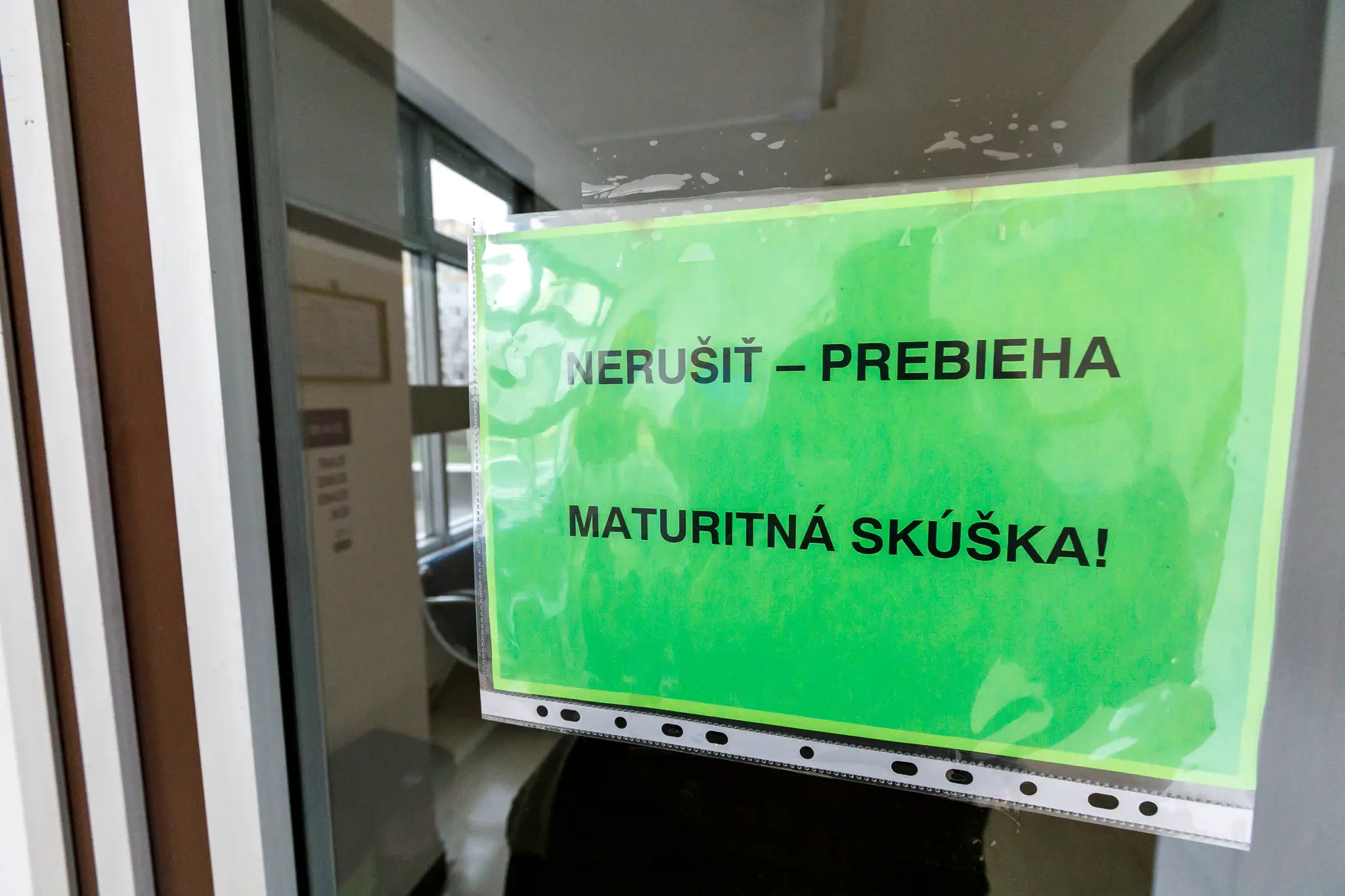 Písomné maturity zo slovenského jazyka a literatúry v Bratislave.