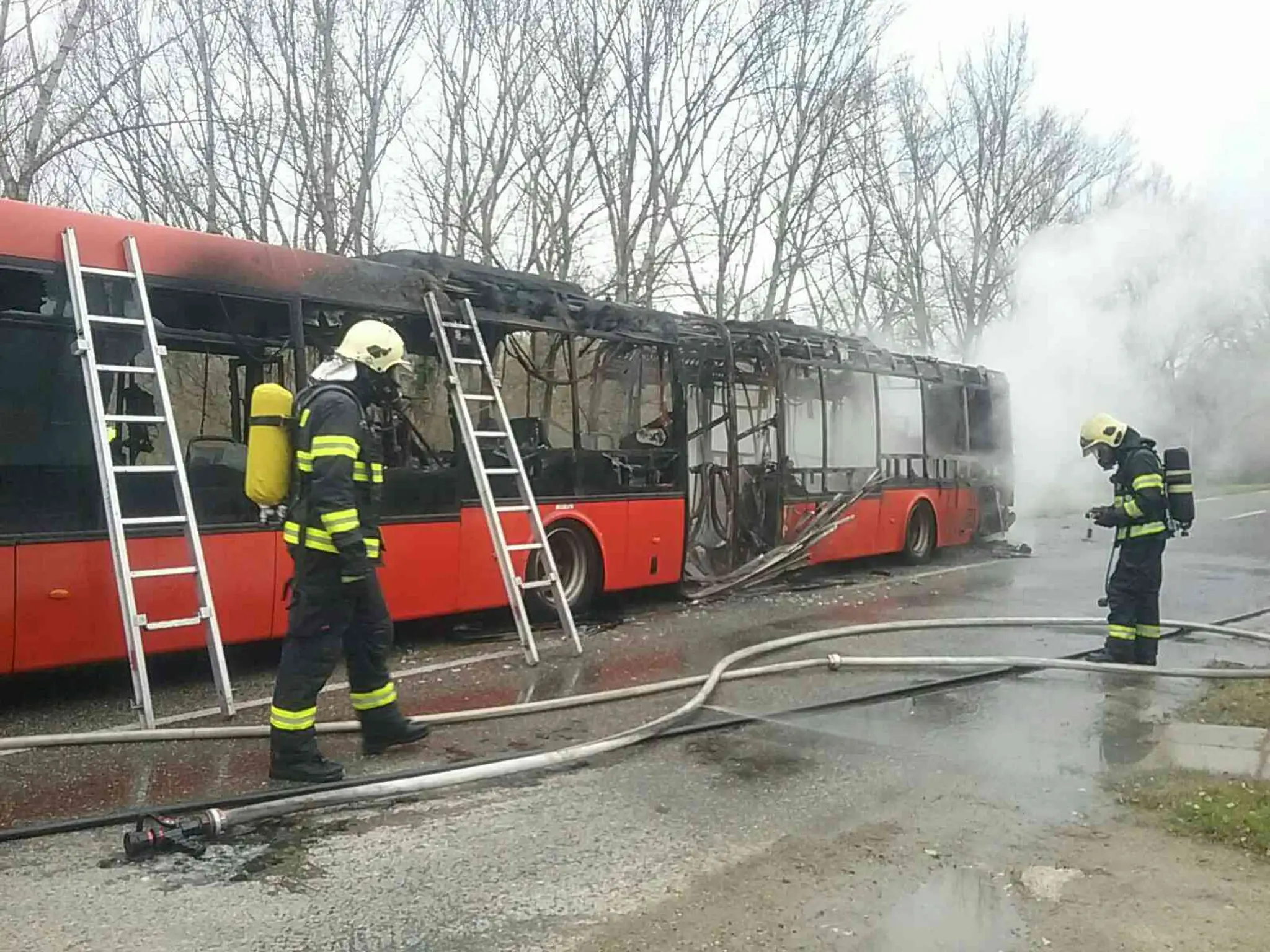 Požiar autobusu MHD v Bratislave.