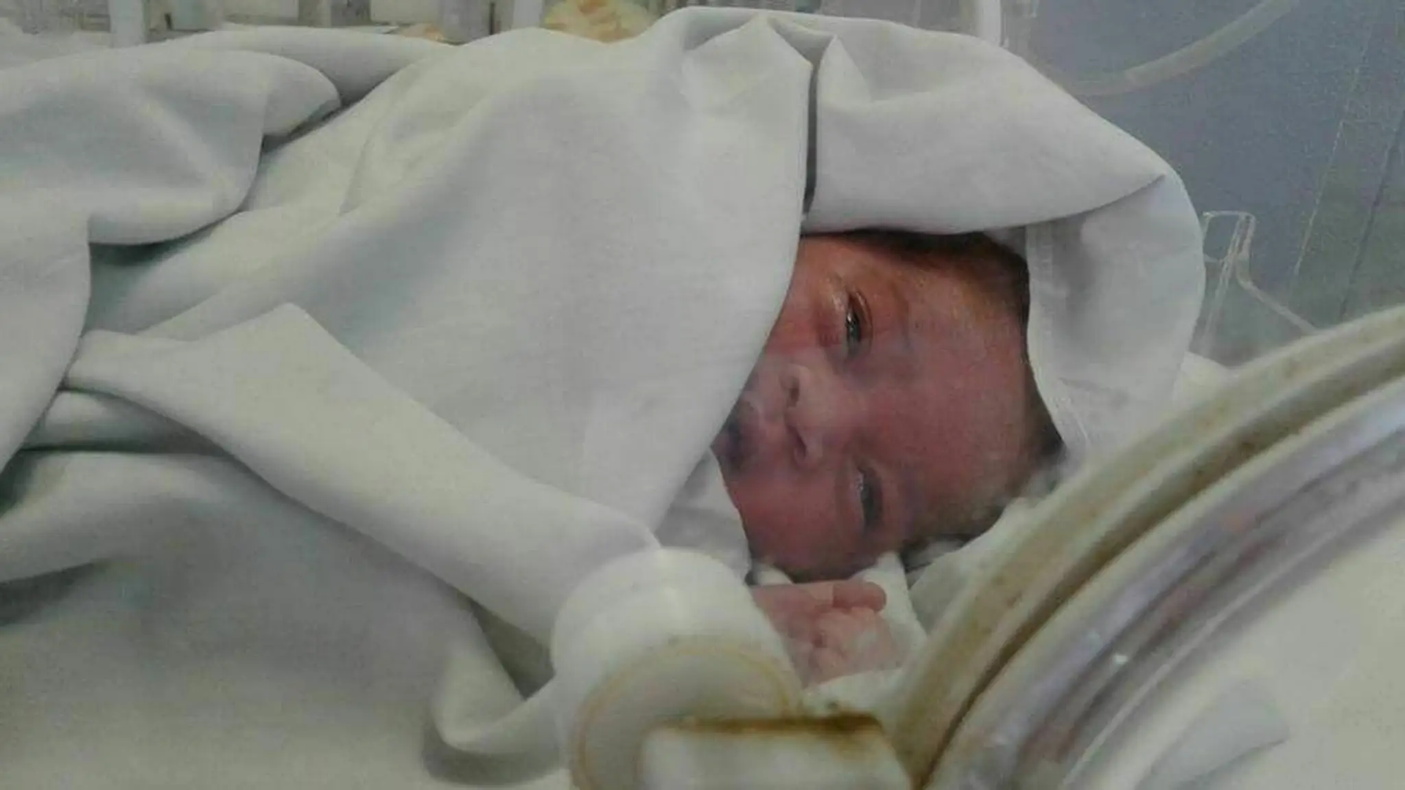 Grace April sa v súčasnosti zotavuje v opatere lekárov.