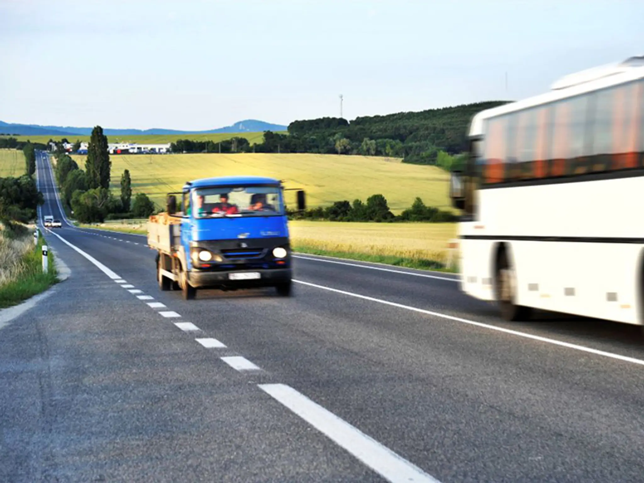 Cesta, avia, autobus