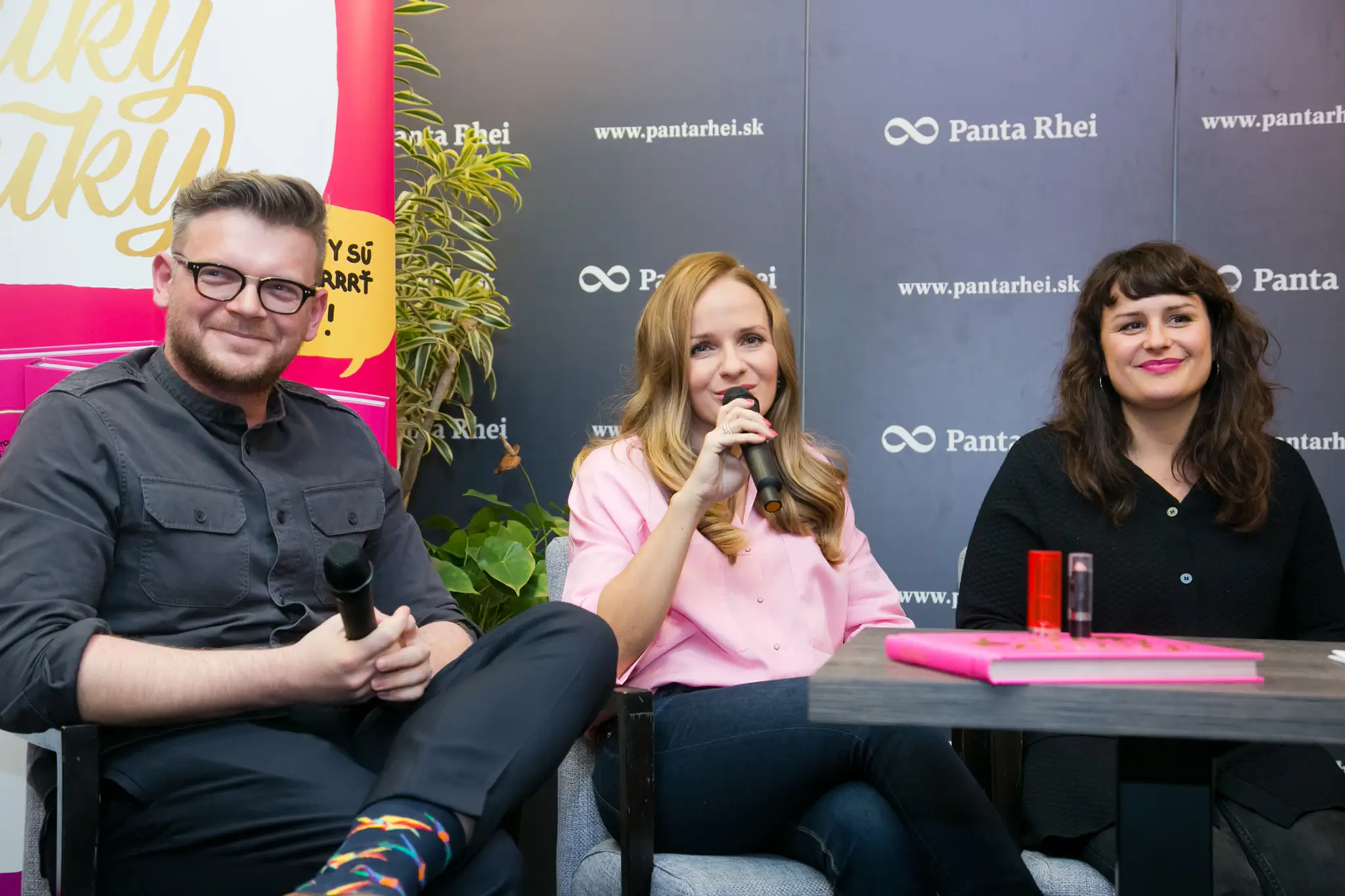 Petra Polnišová a Zuzana Šebová ako Cuky a Luky s Borisom Pršom