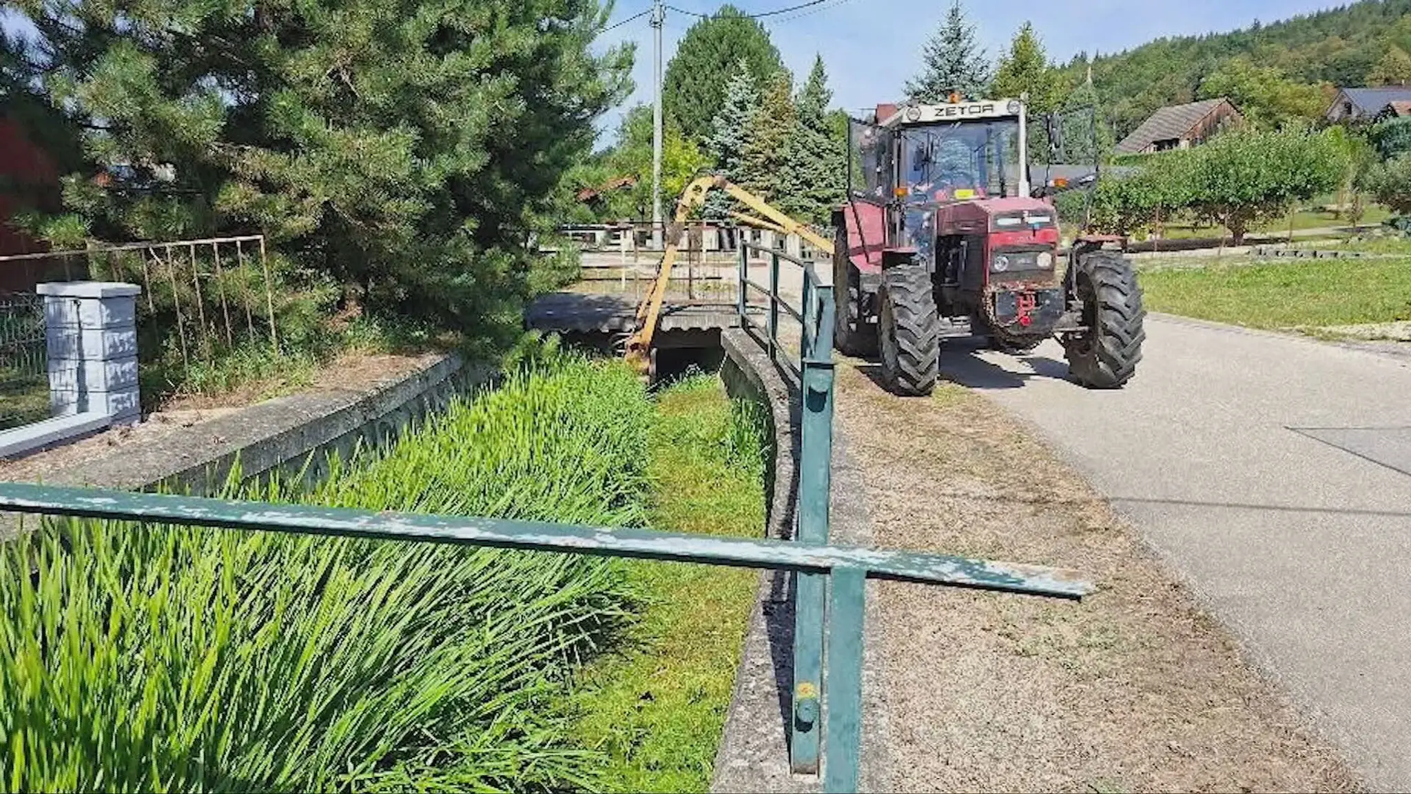 V Žiline ľuďom strpčuje život zarastený potok