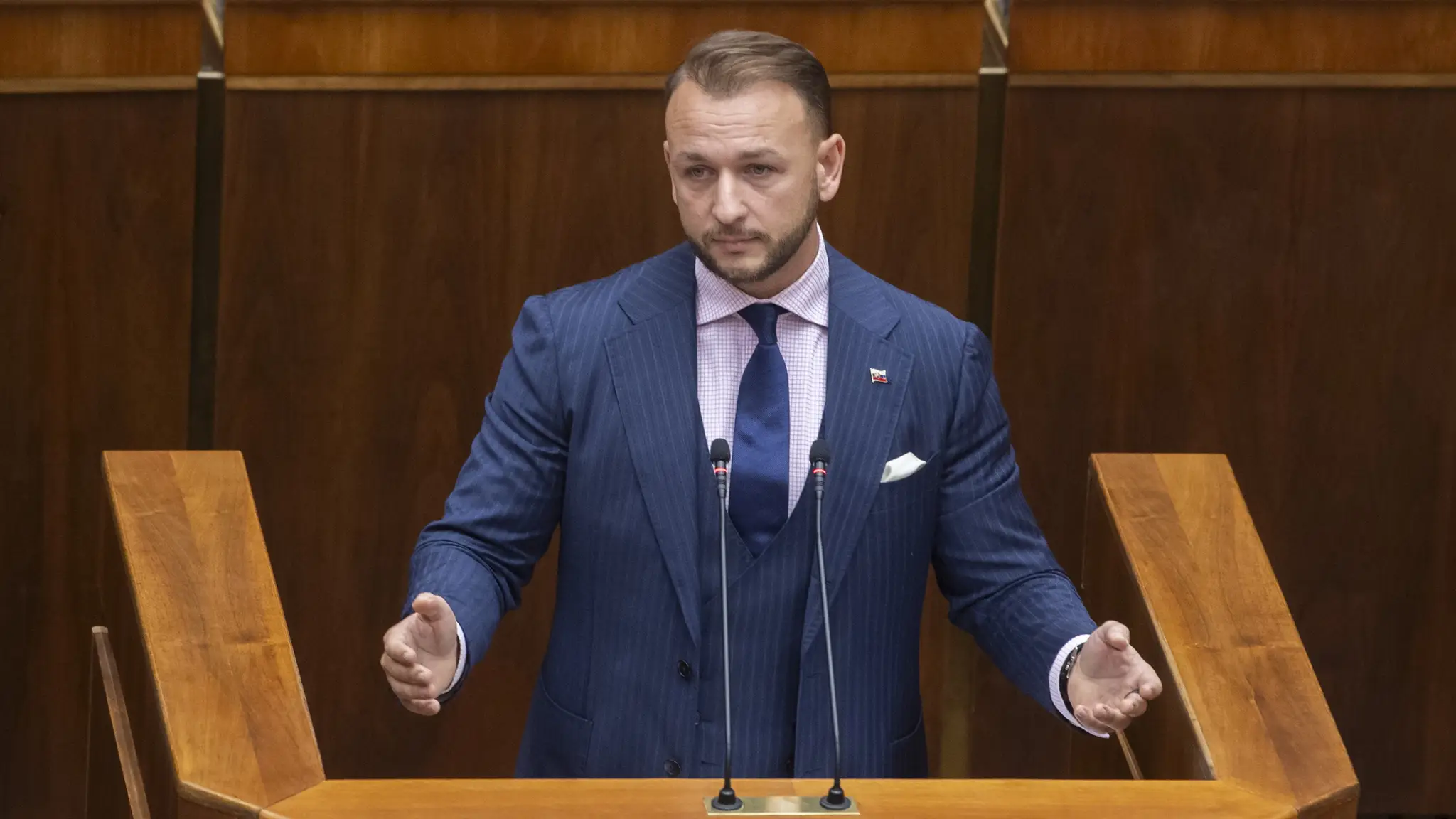Matúš Šutaj Eštok.