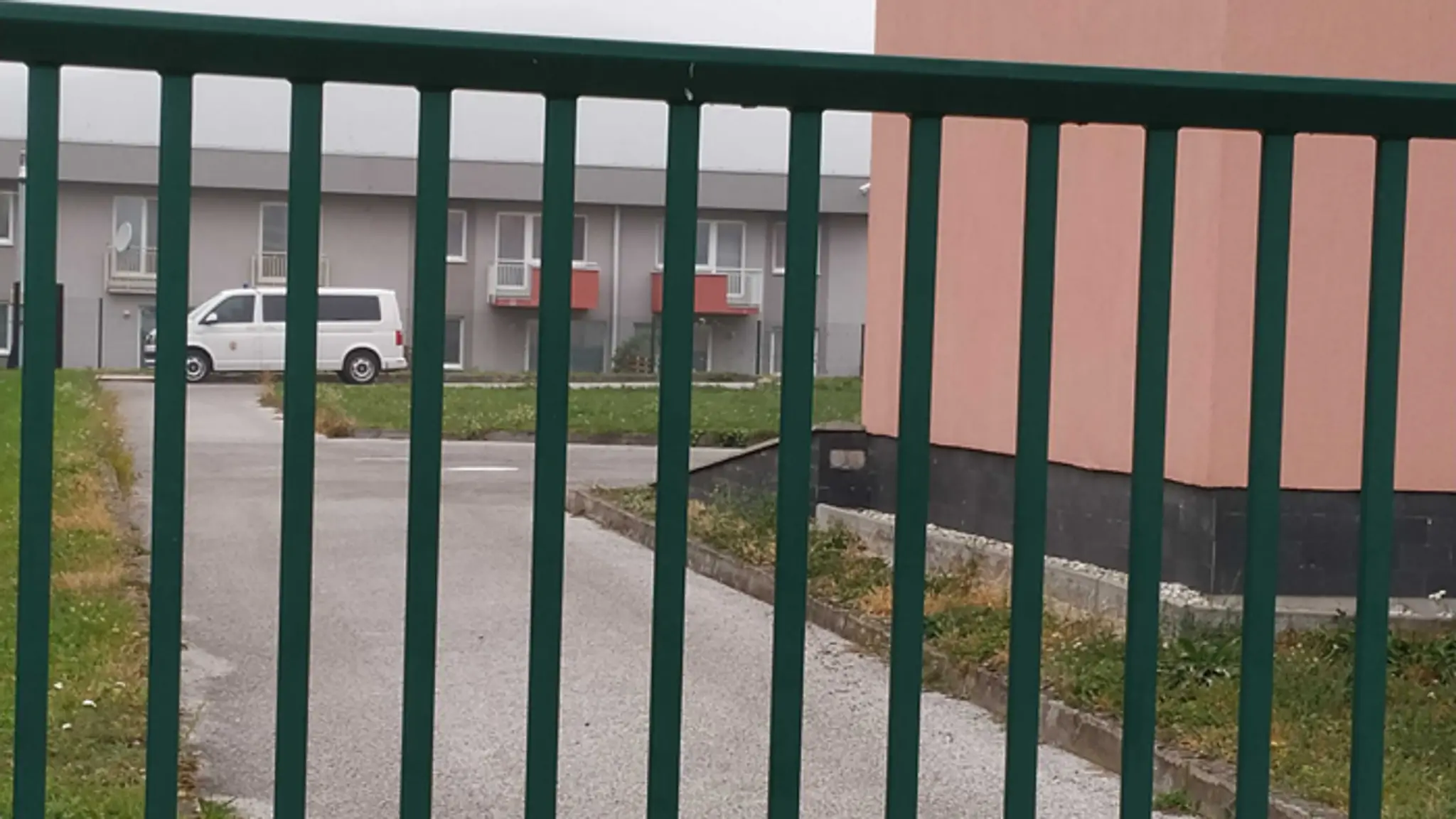 Celá rodina.