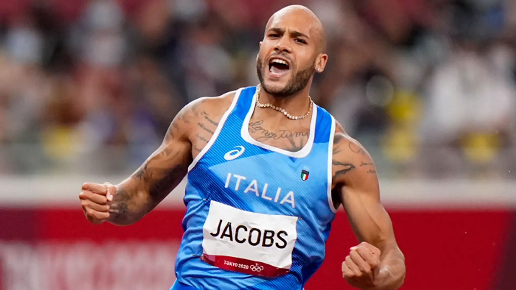 Lamont Marcell Jacobs po víťaznom finále v behu na 100 m.
