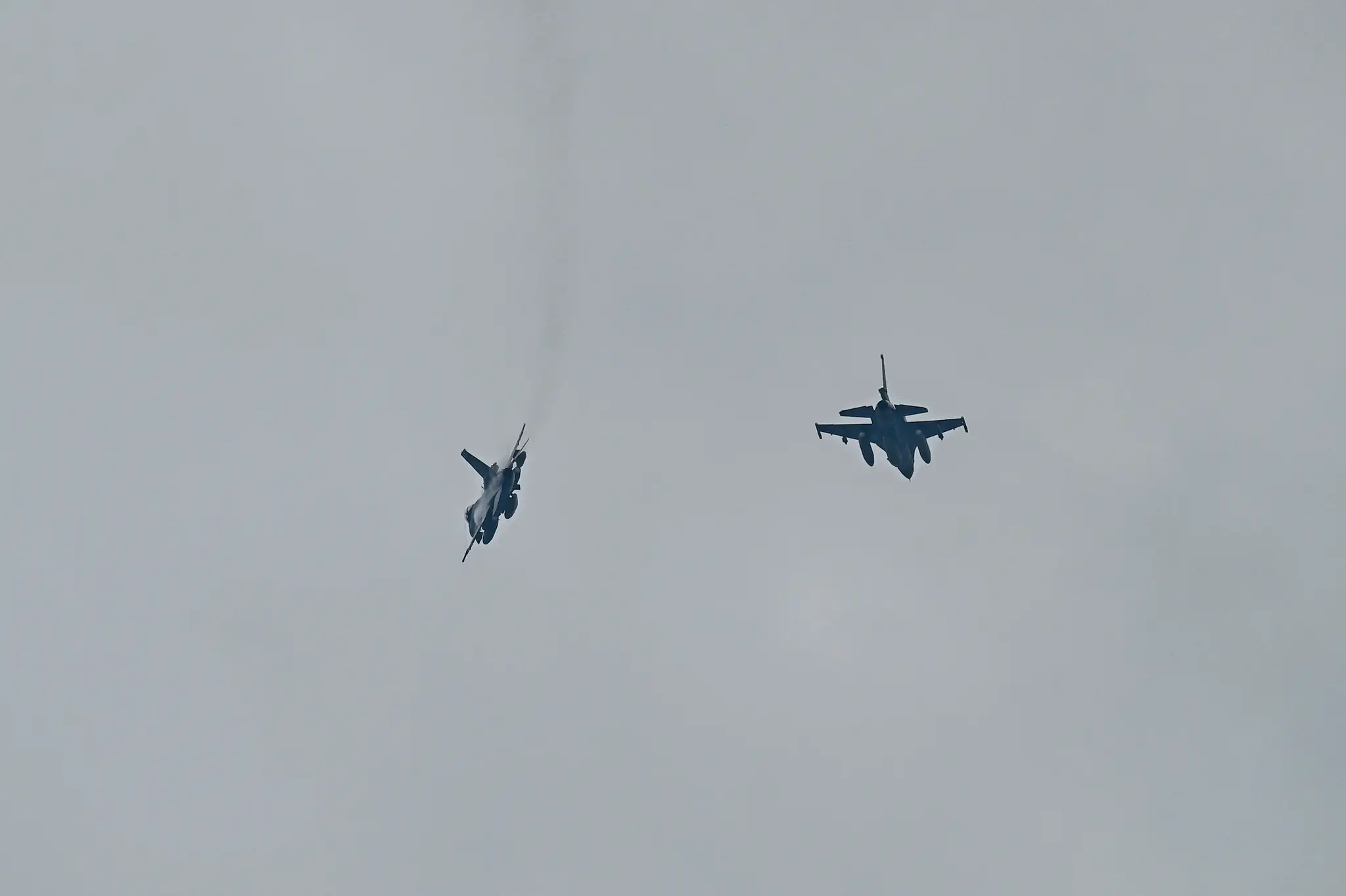Na Slovensku pristáli ďalšie dve stíhačky F-16