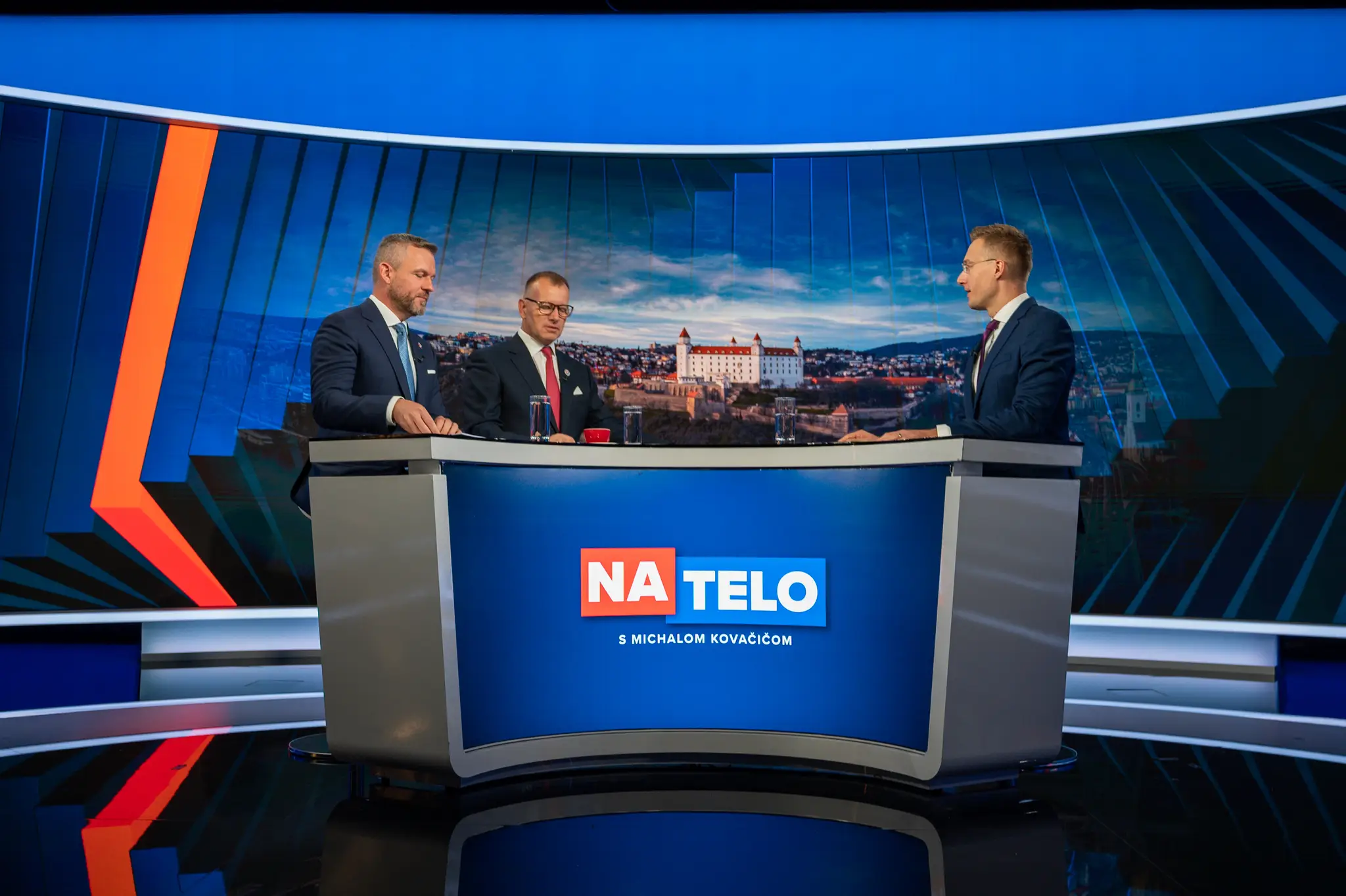 Hosťami prvého Na telo po letnej prestávke boli Peter Pellegrini (Hlas) a Boris Kollár (Sme rodina)