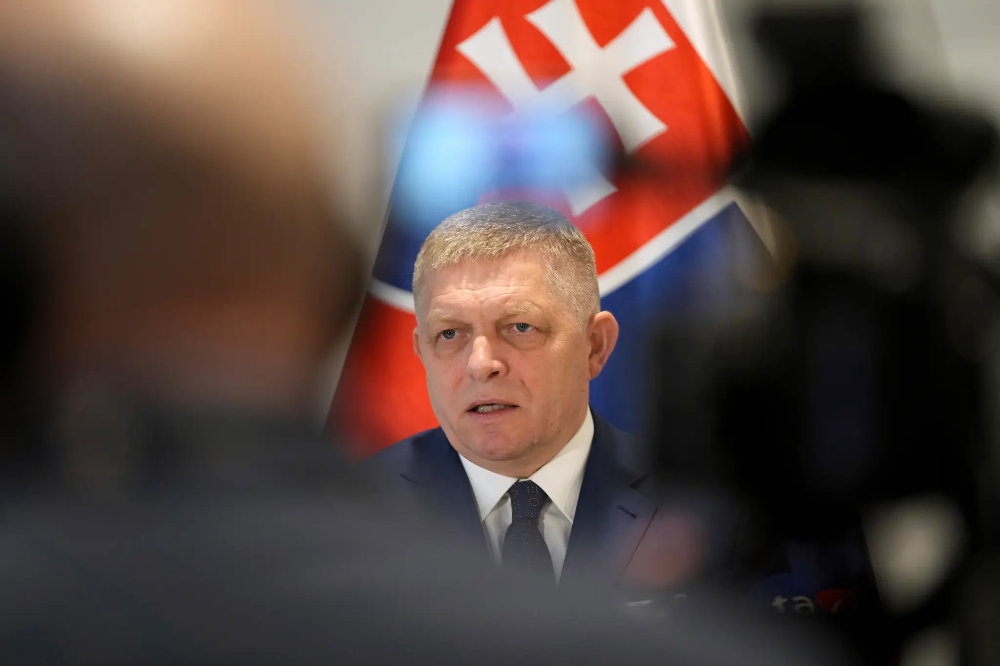 Predseda vlády SR Robert Fico (Smer-SD) počas tlačovej konferencie v Bruseli