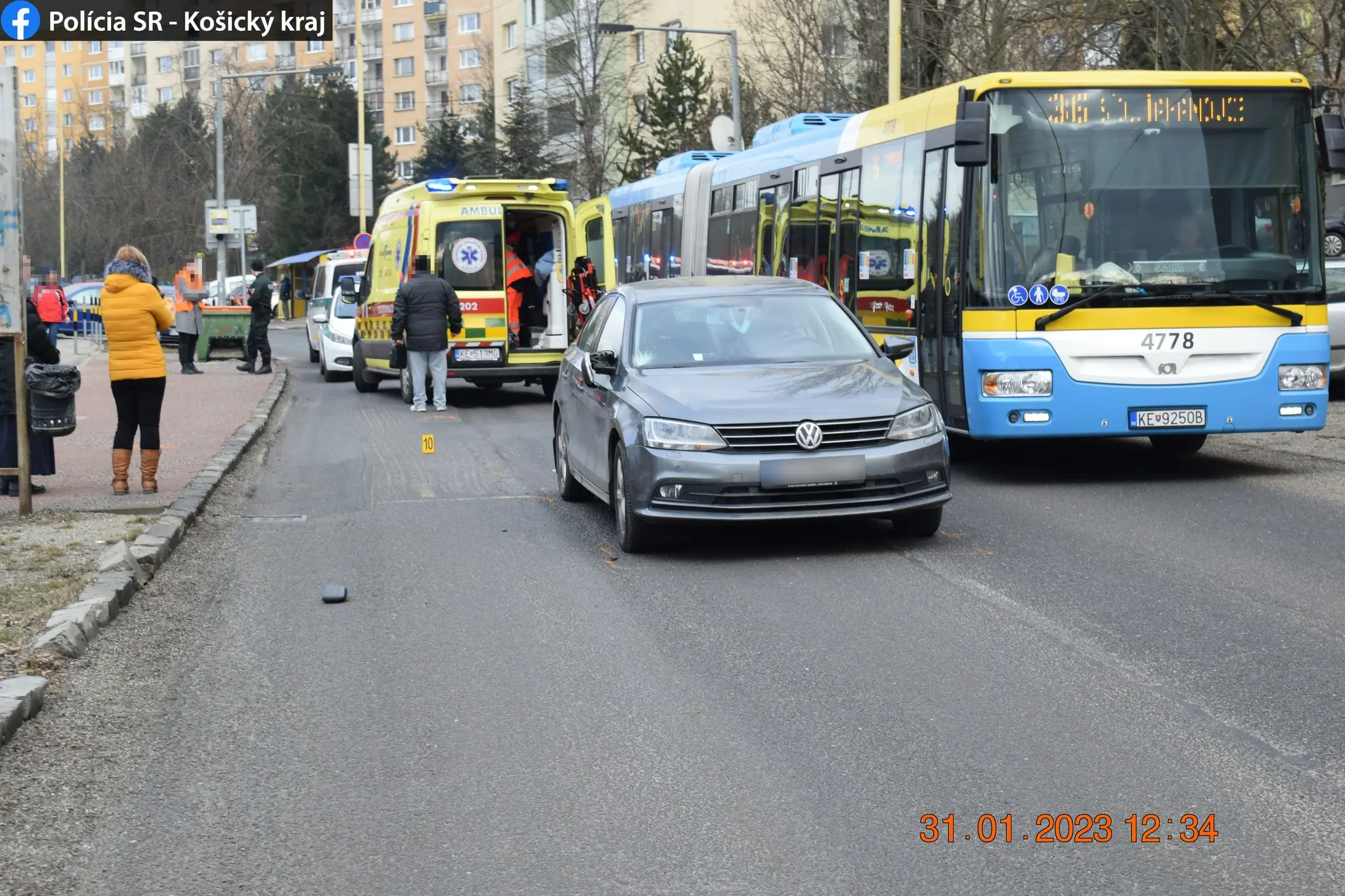 Vážna nehoda na košickom sídlisku Ťahanovce.