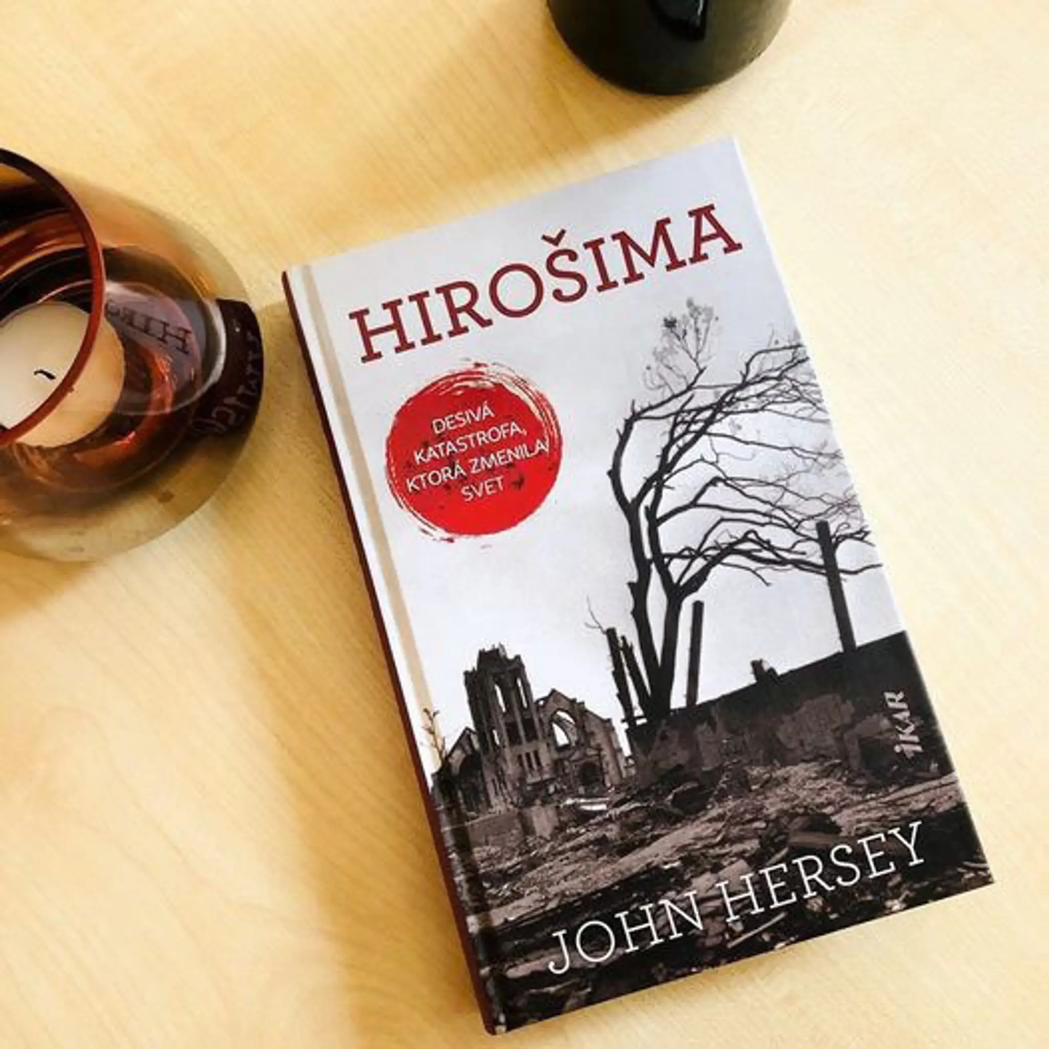 Kniha Hirošima.