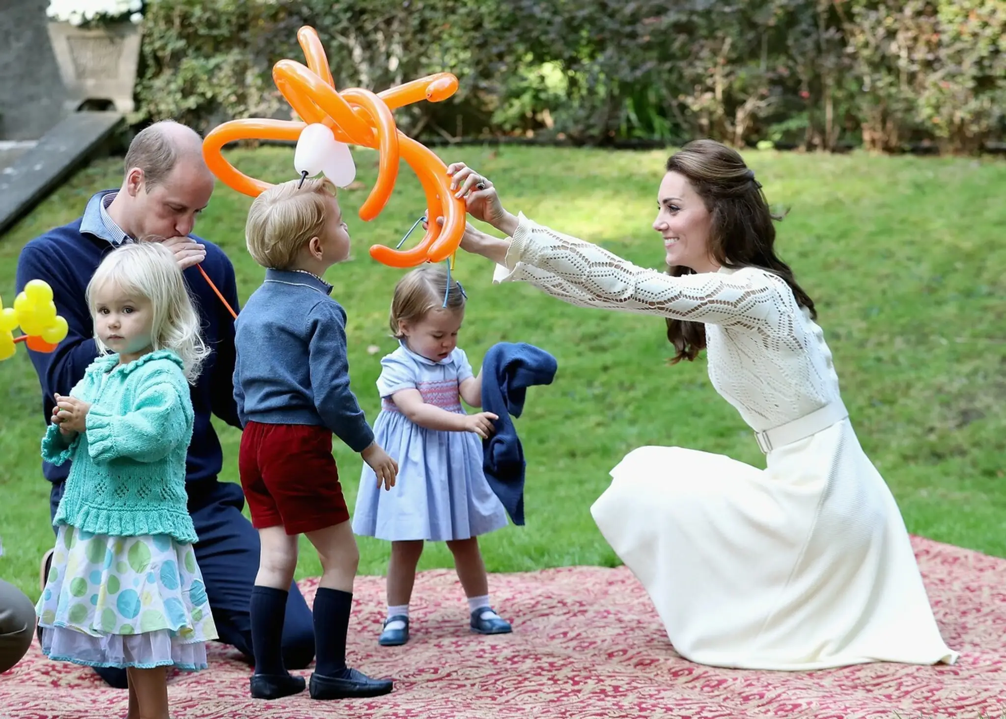 Princ George a princezná Charlotte
