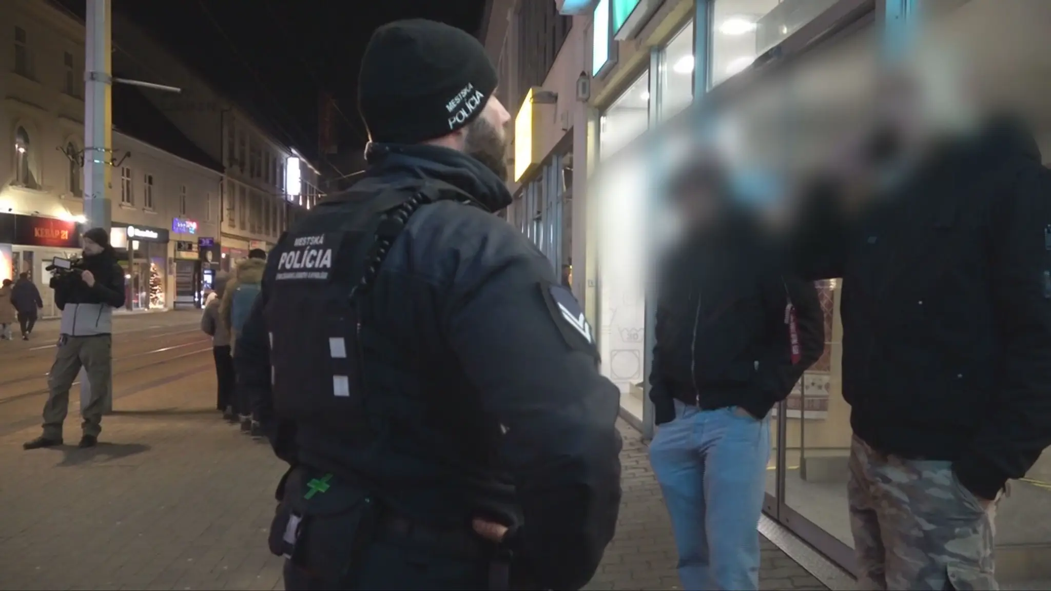 Polícia na Obchodnej ulici v Bratislave