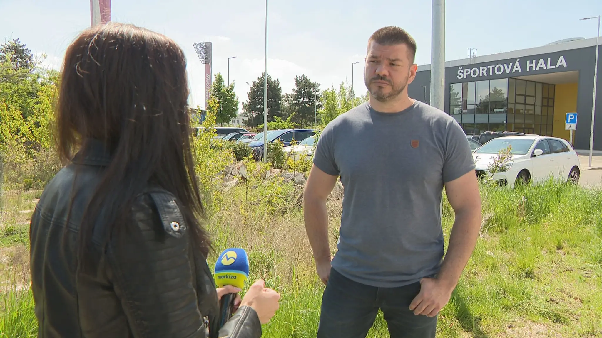 Smršť nadávok alebo volejbalová zostava.