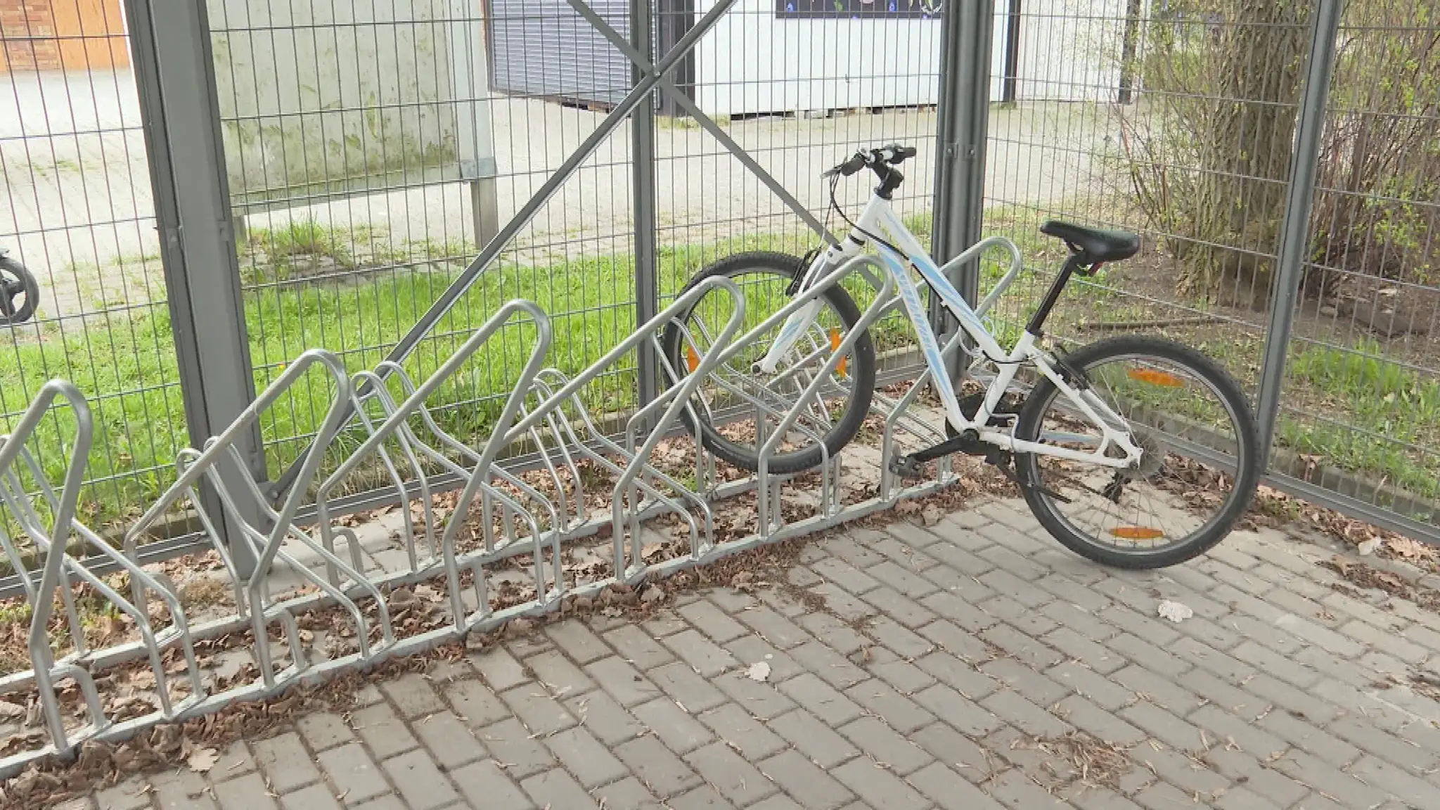 Prešovský cykloprístrešok má problém so zabezpečením.