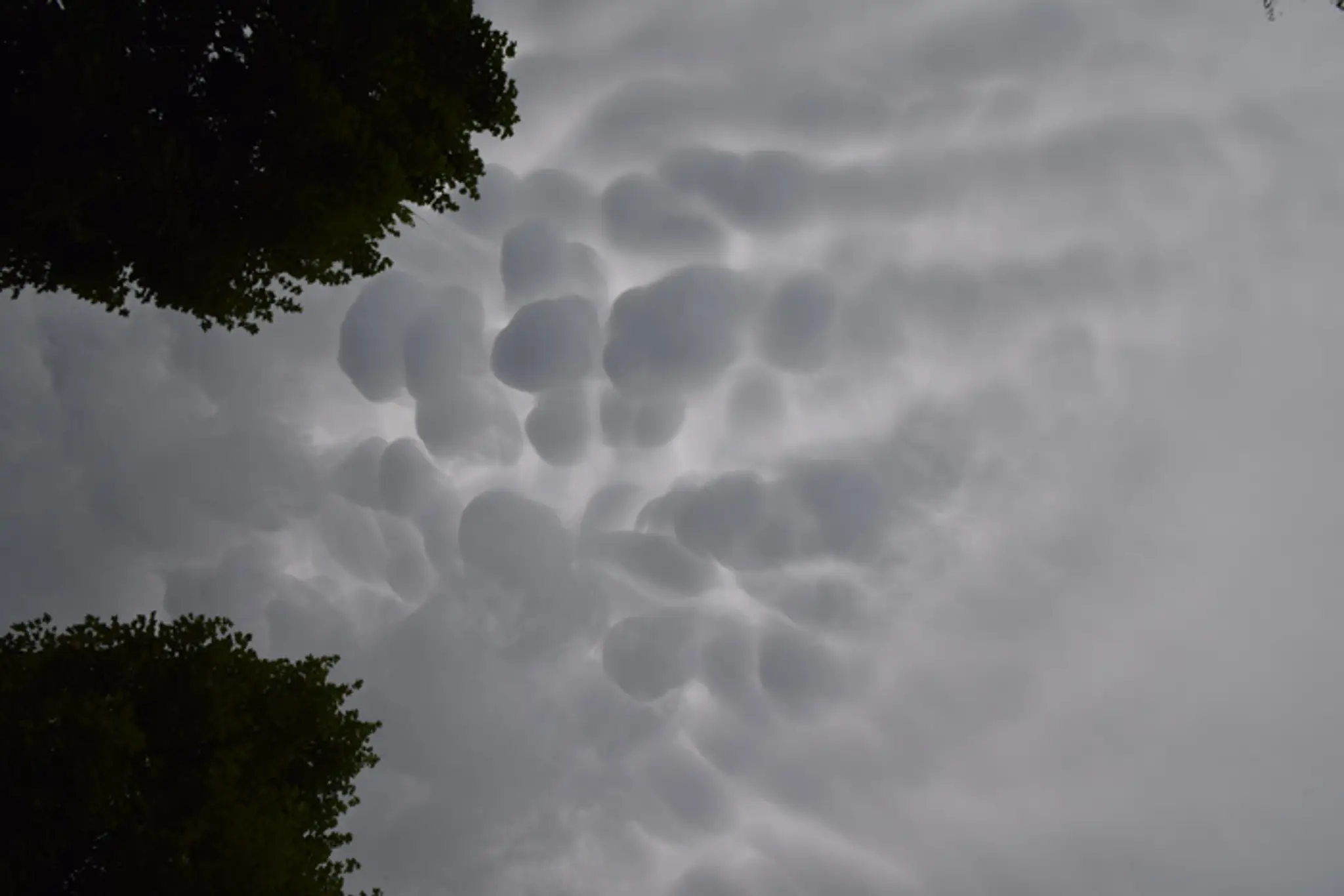 Mraky mammatus v Záhorskej Bystrici.