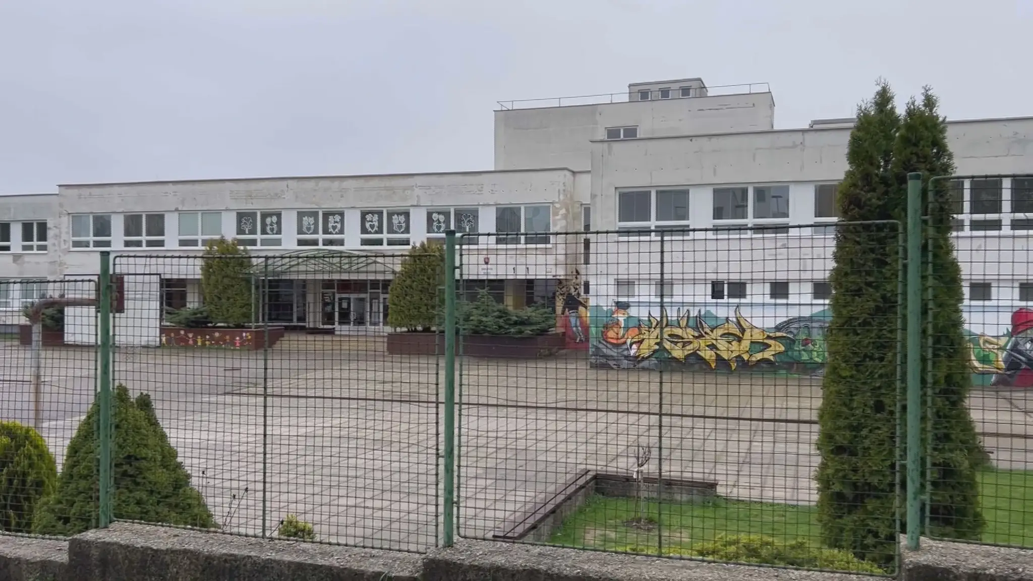 Budova Základnej školy Pieninská v Banskej Bystrici.