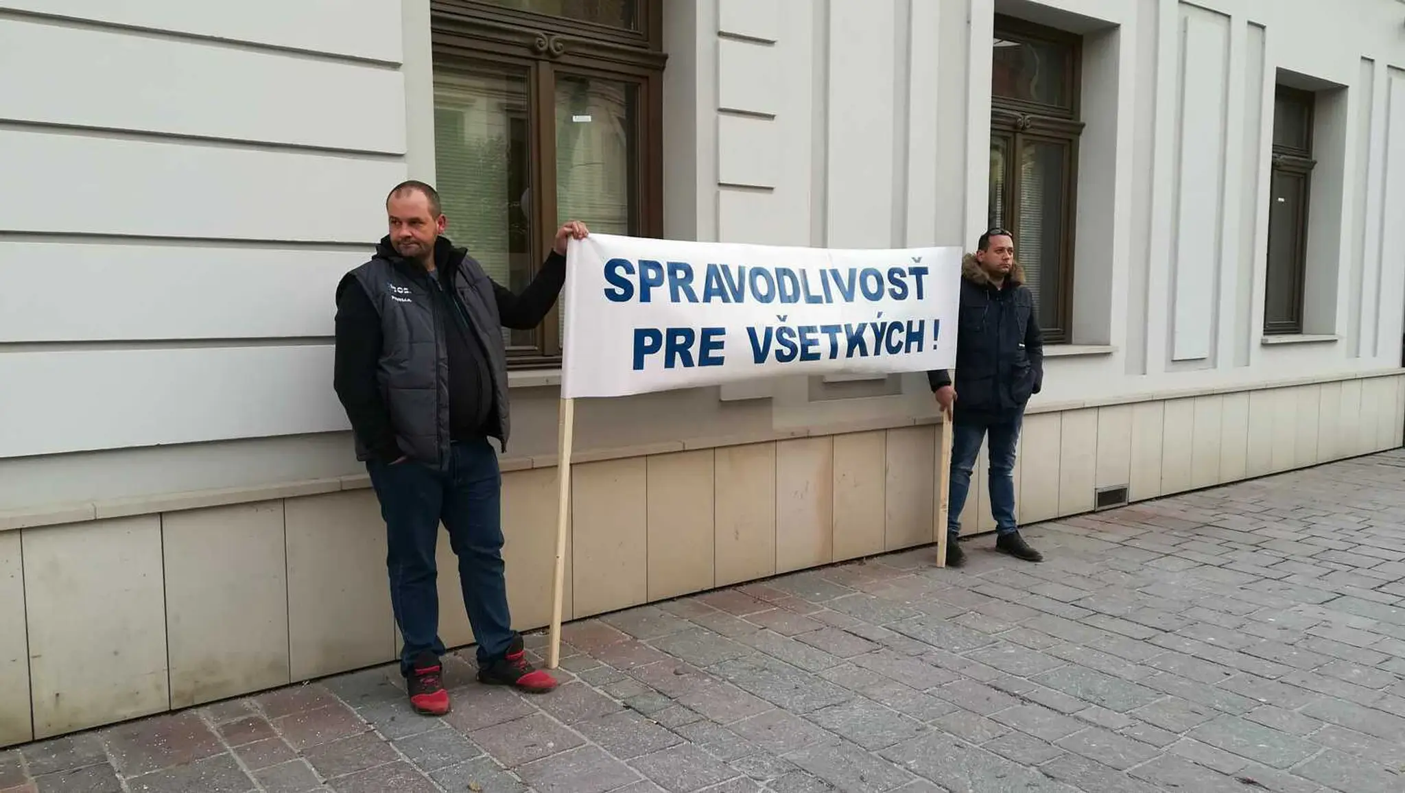 Súd v Prešove rozhoduje o trojici obvinených za výbuch.