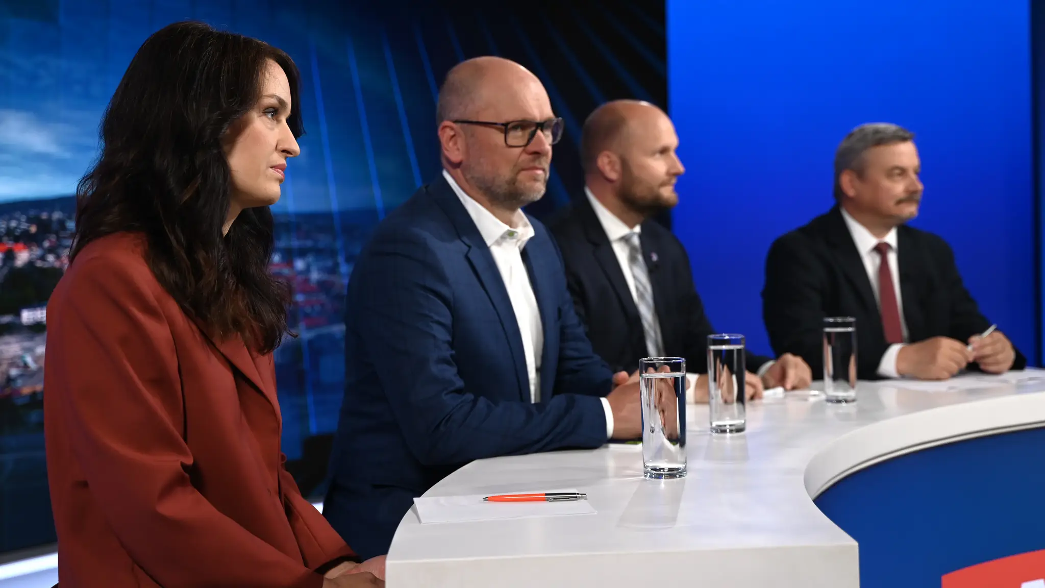 Hosťami Na telo boli Richard Sulík, Jaroslav Naď, József Berényi a Zuzana Gabrižová.
