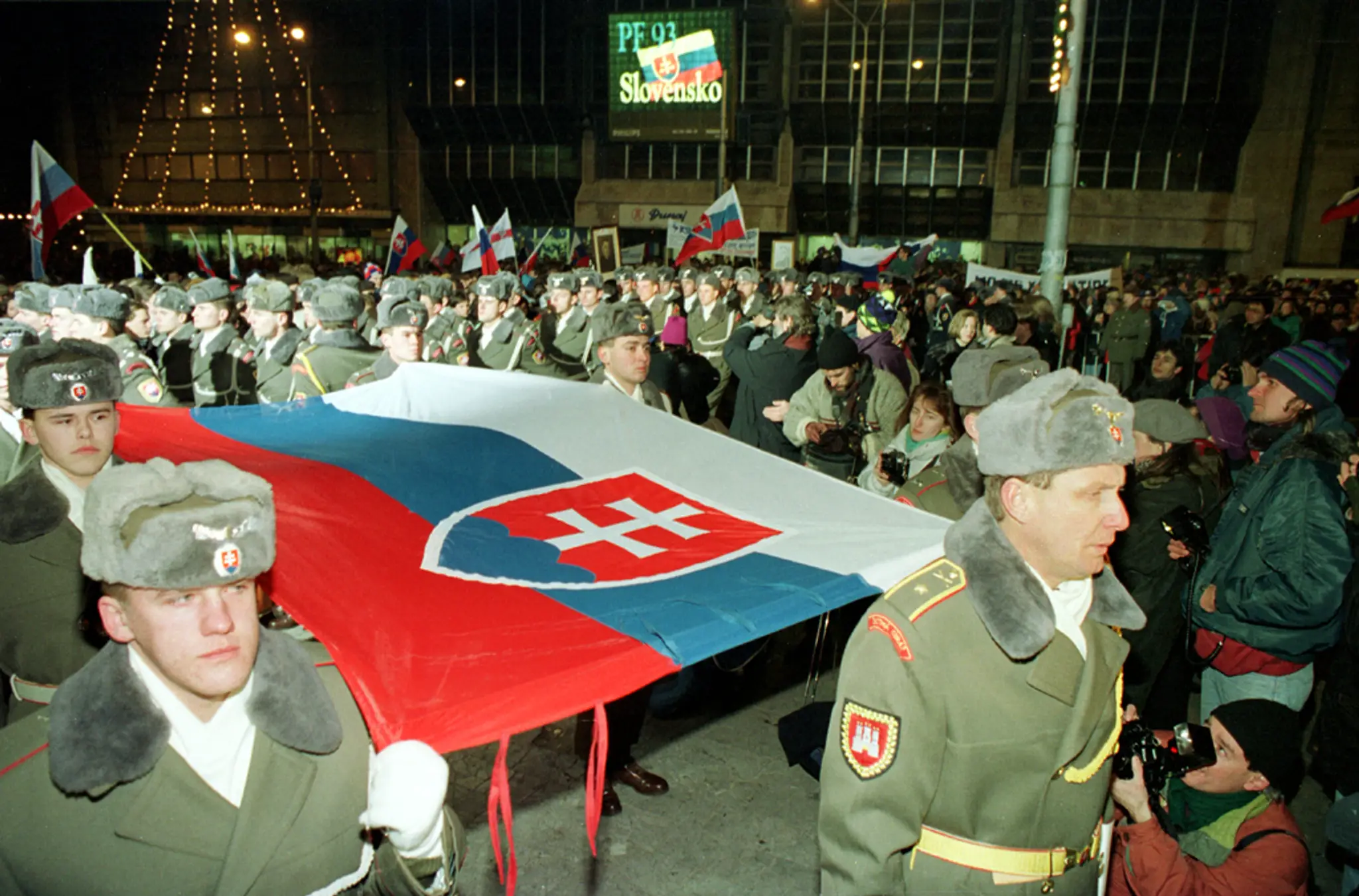 Na archívnej snímke z osláv vzniku SR na Námestí SNP v Bratislave.