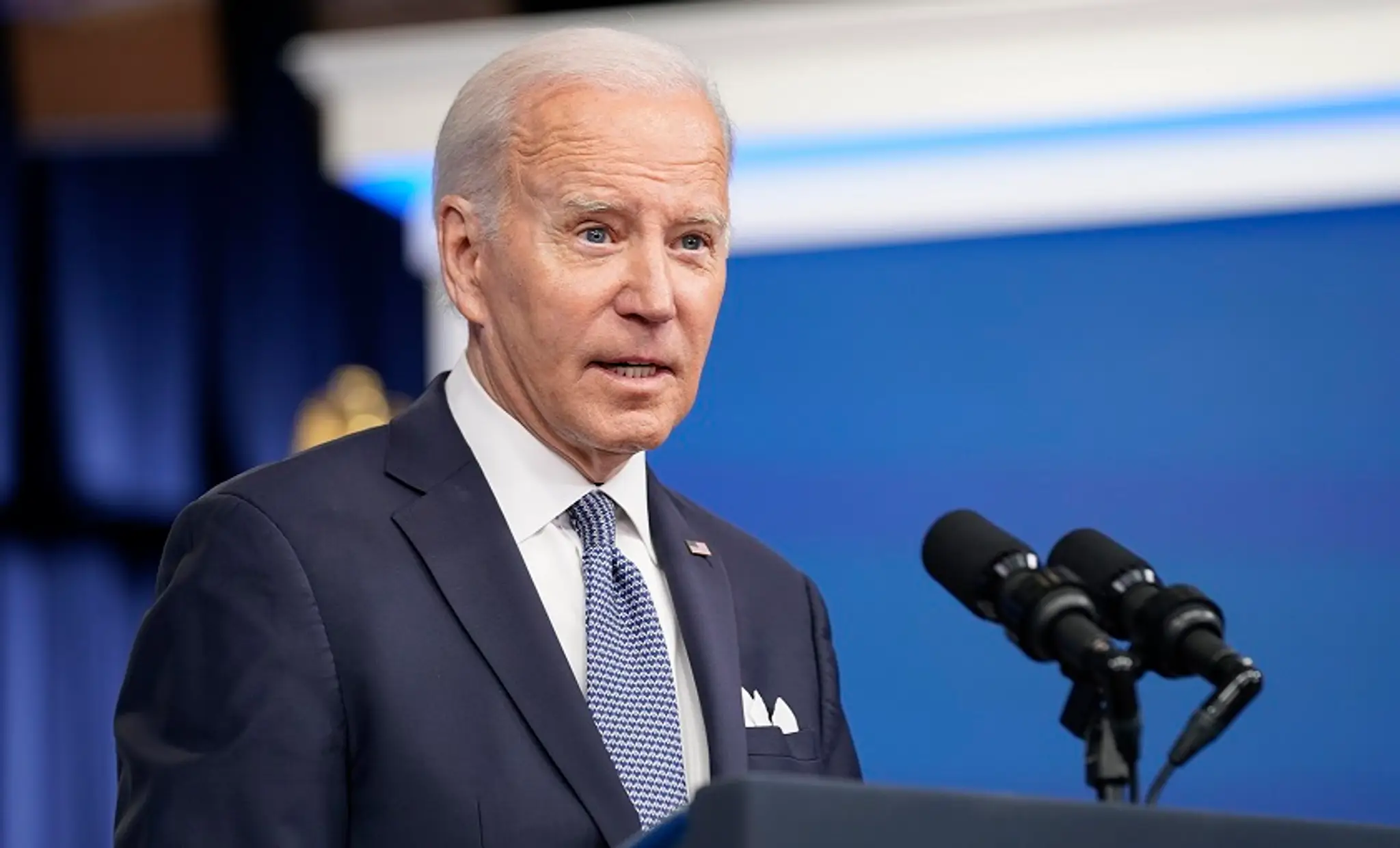 Americký prezident Joe Biden odpovedá na otázky o ekonomike 12. decembra 2023 vo Washingtone.