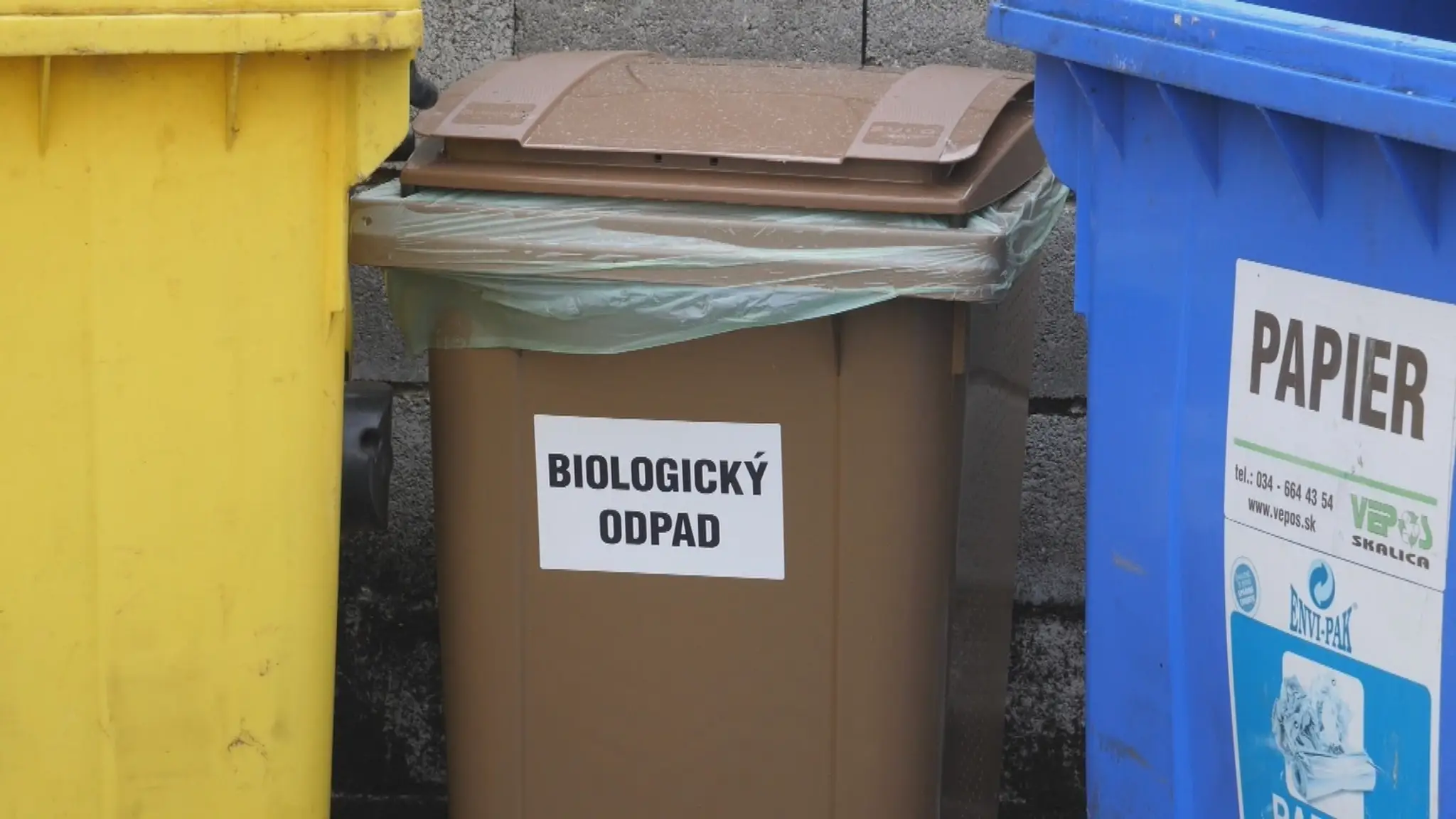 Ľudia nevedia triediť bioodpad.
