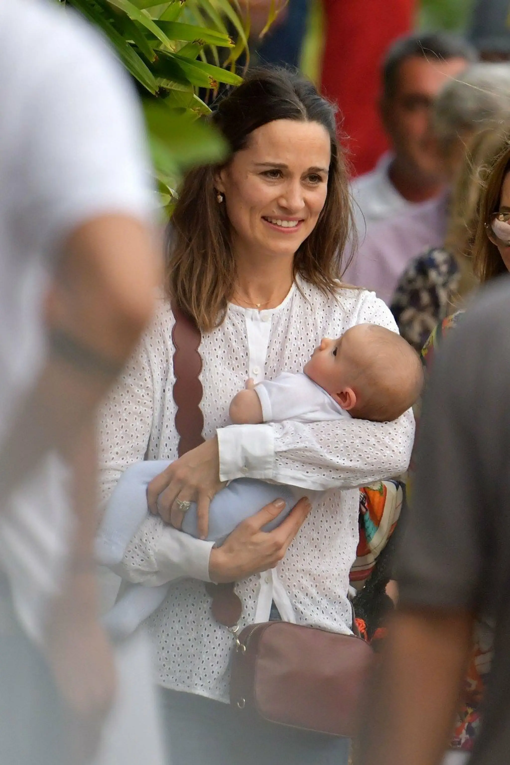 Prvé foto: Pippa Middleton ukázala rozkošného synčeka Arthura