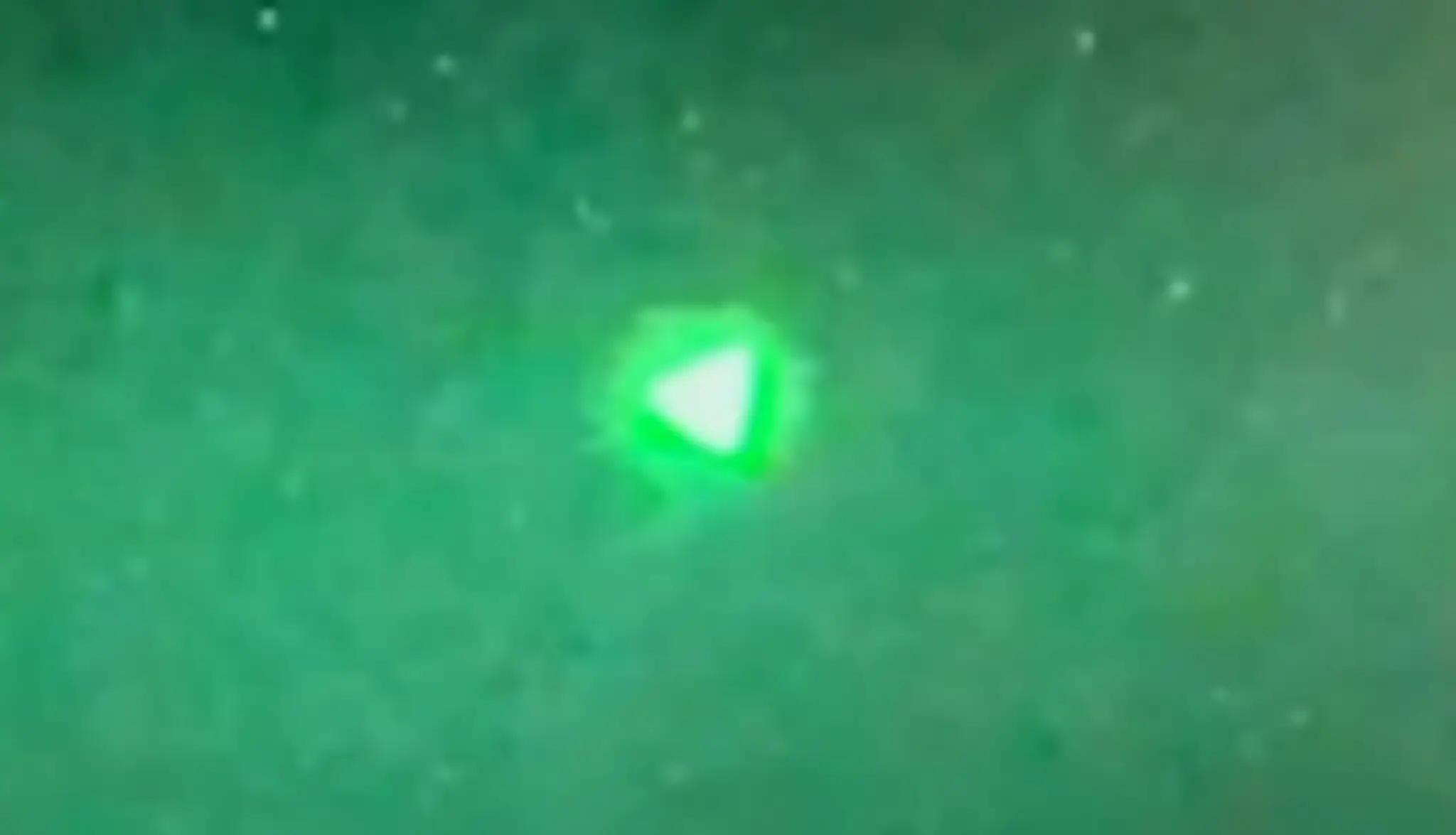 Záhadný objekt, ktorý zachytila posádka vojnovej lode.