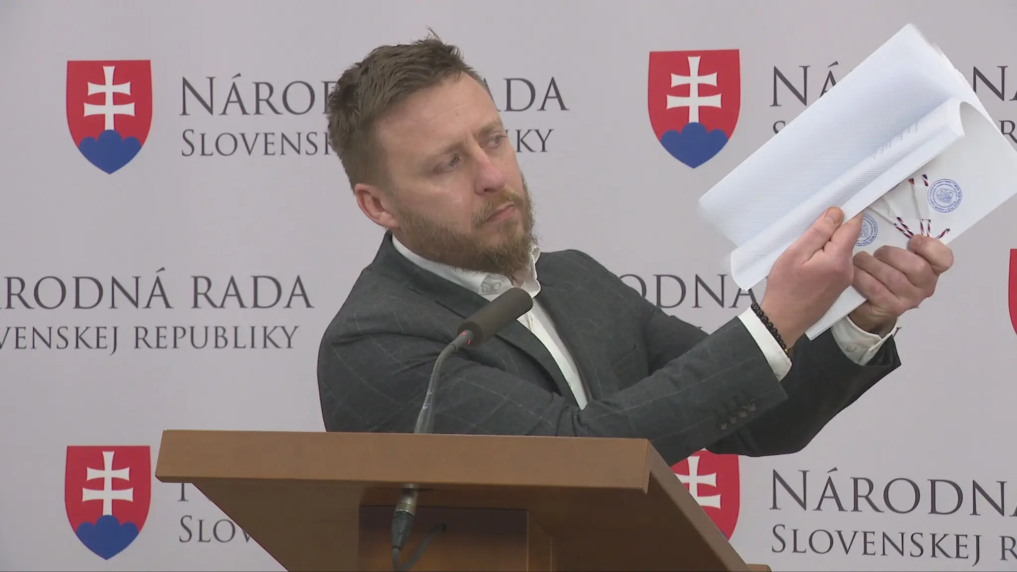 Rokovanie o analýze SAV sa odkladá