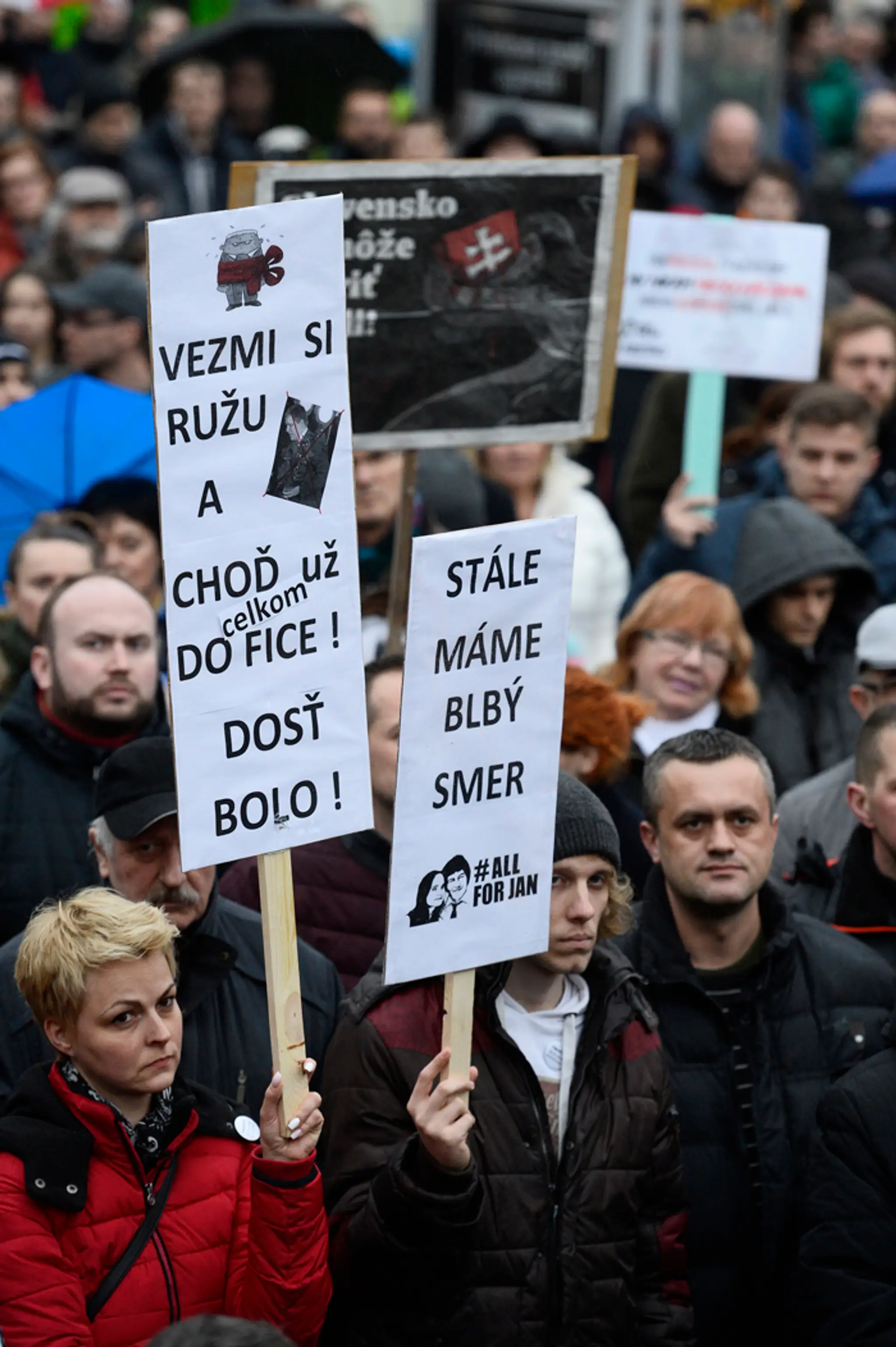 V Trenčíne bolo protestné zhromaždenia Za slušné Slovensko na Mierovom námestí.