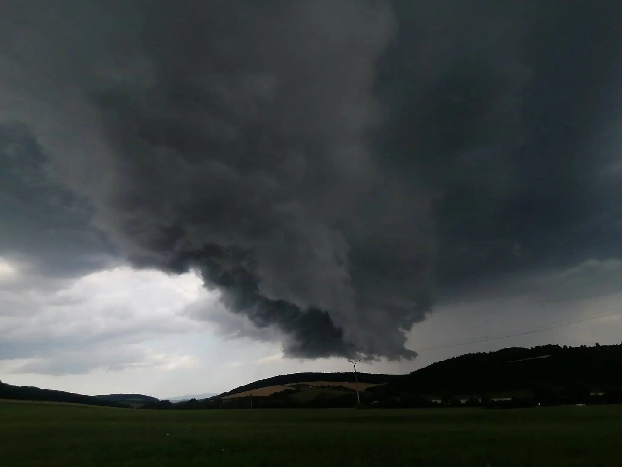 Búrka v obci Svinia