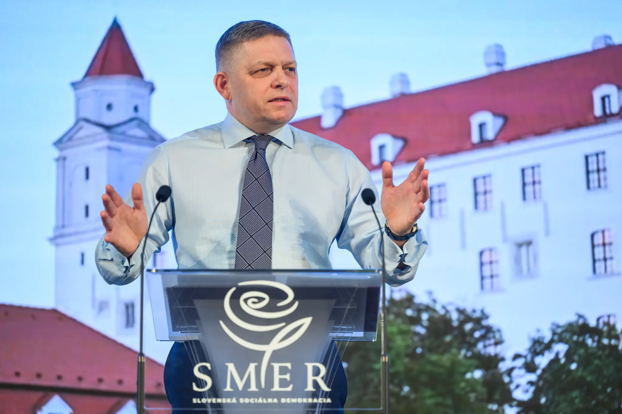 Na snímke predseda Smer-SD Robert Fico hovorí počas snemu strany Smer-SD