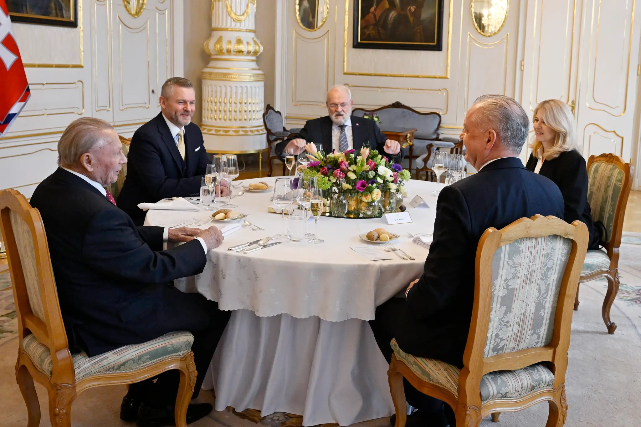Prezident absolvoval tradičný novoročný obed s bývalými hlavami štátu