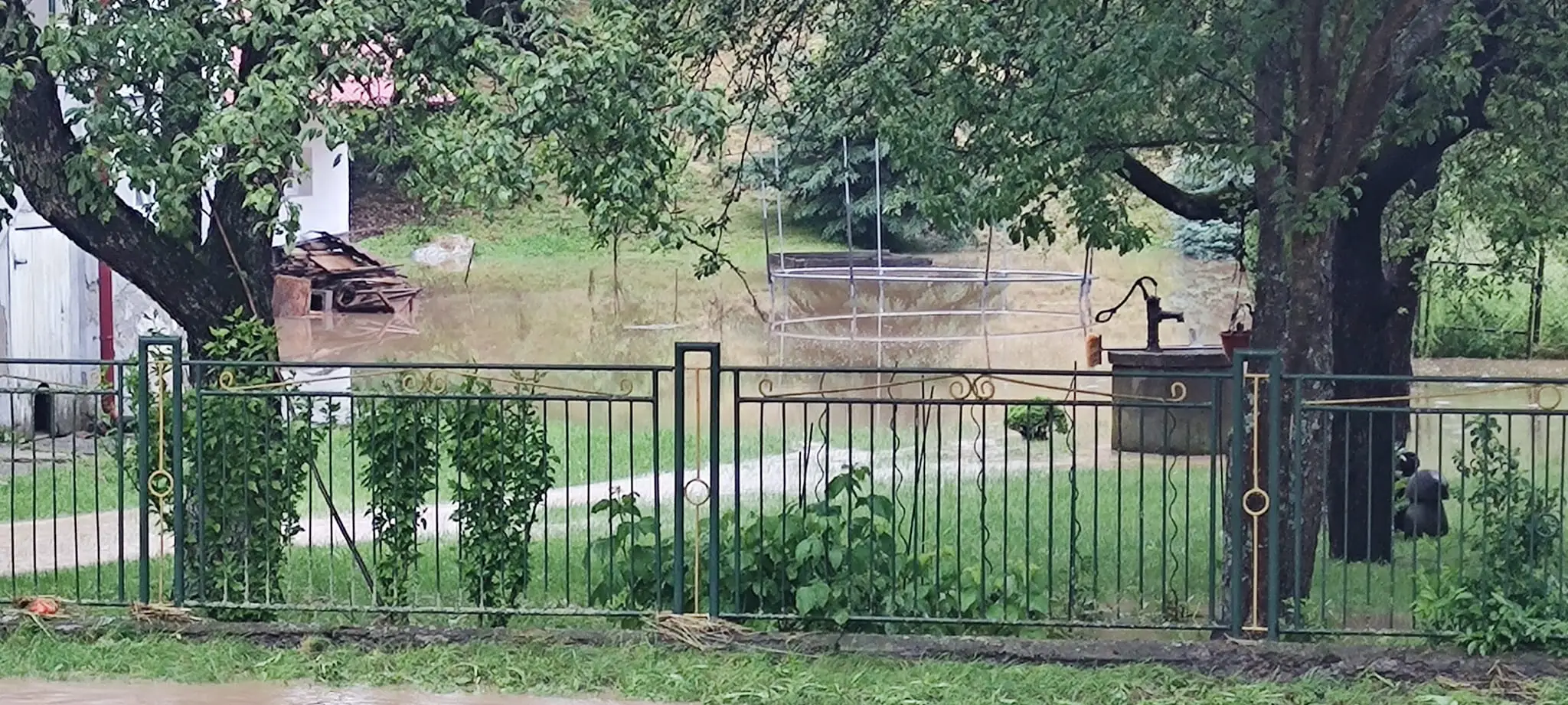 Zaplavená obec Beluj
