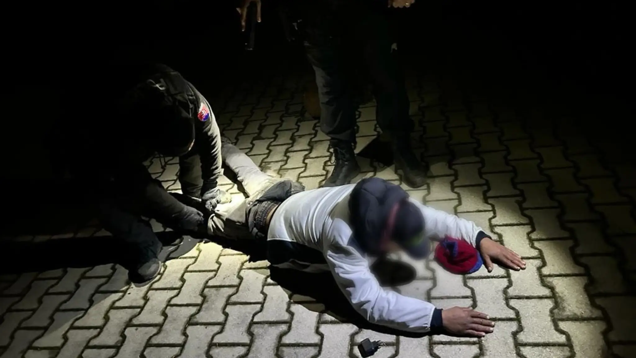 Muž chcel v noci vykradnúť materskú školu v Bratislave.