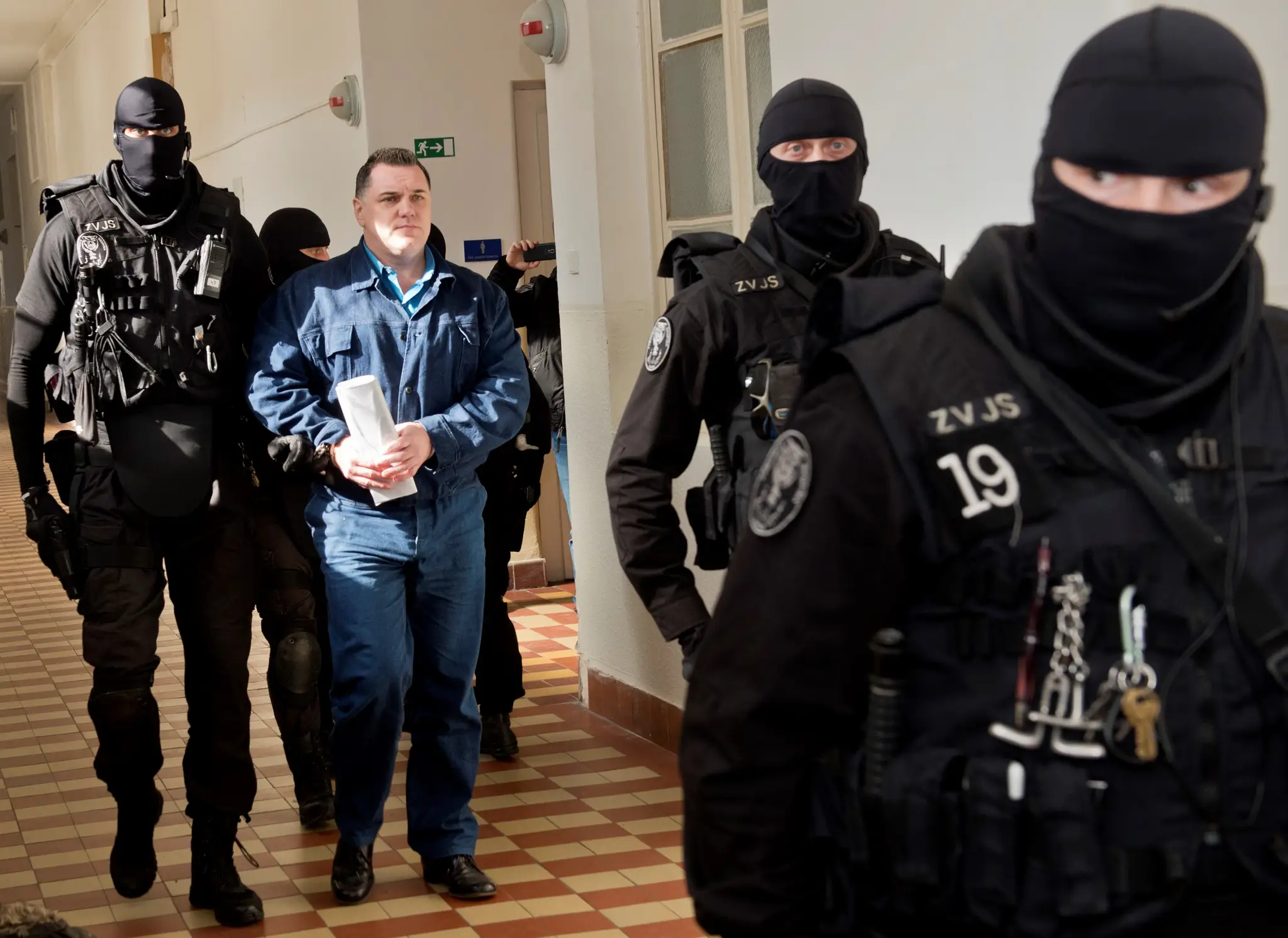 Rok 2015. Černák objasňuje dvojnásobnú vraždu v Moste pri Bratislave.
