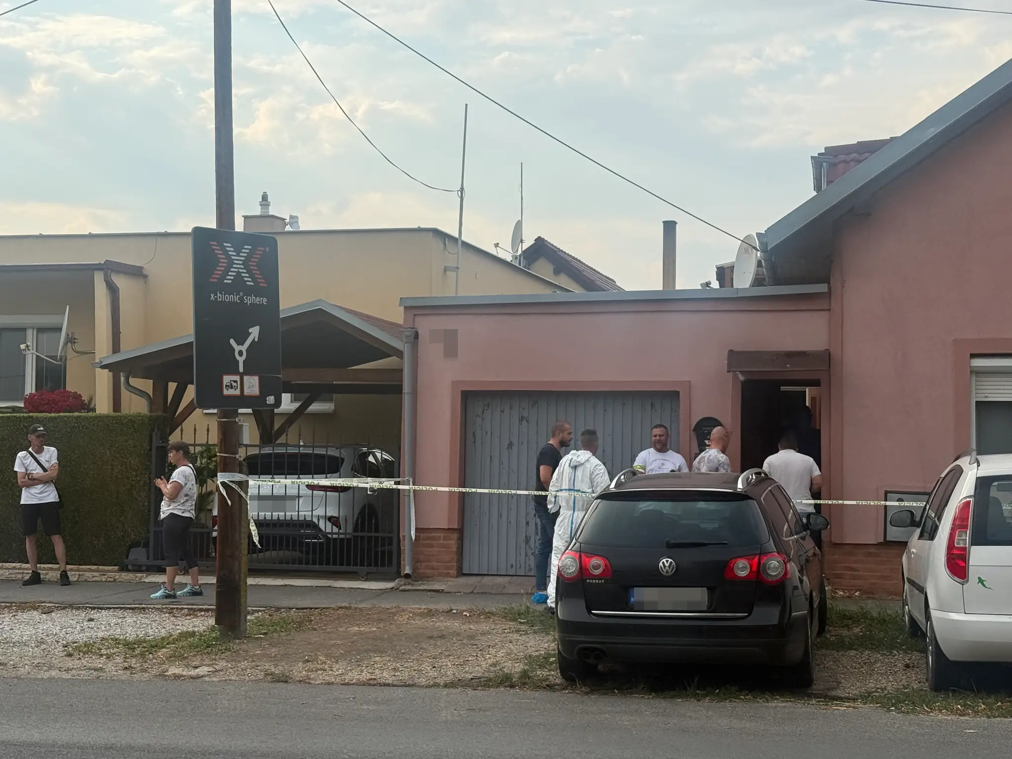 Zásah polície v dome v Šamoríne (1)