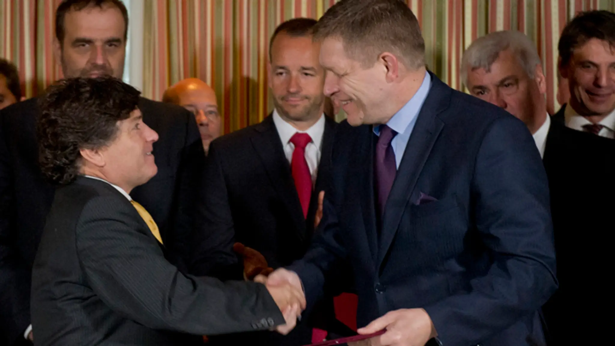 Predseda vlády Robert Fico a Carlos Ugarte Cruz-Coke z Cintra Infrastructures.