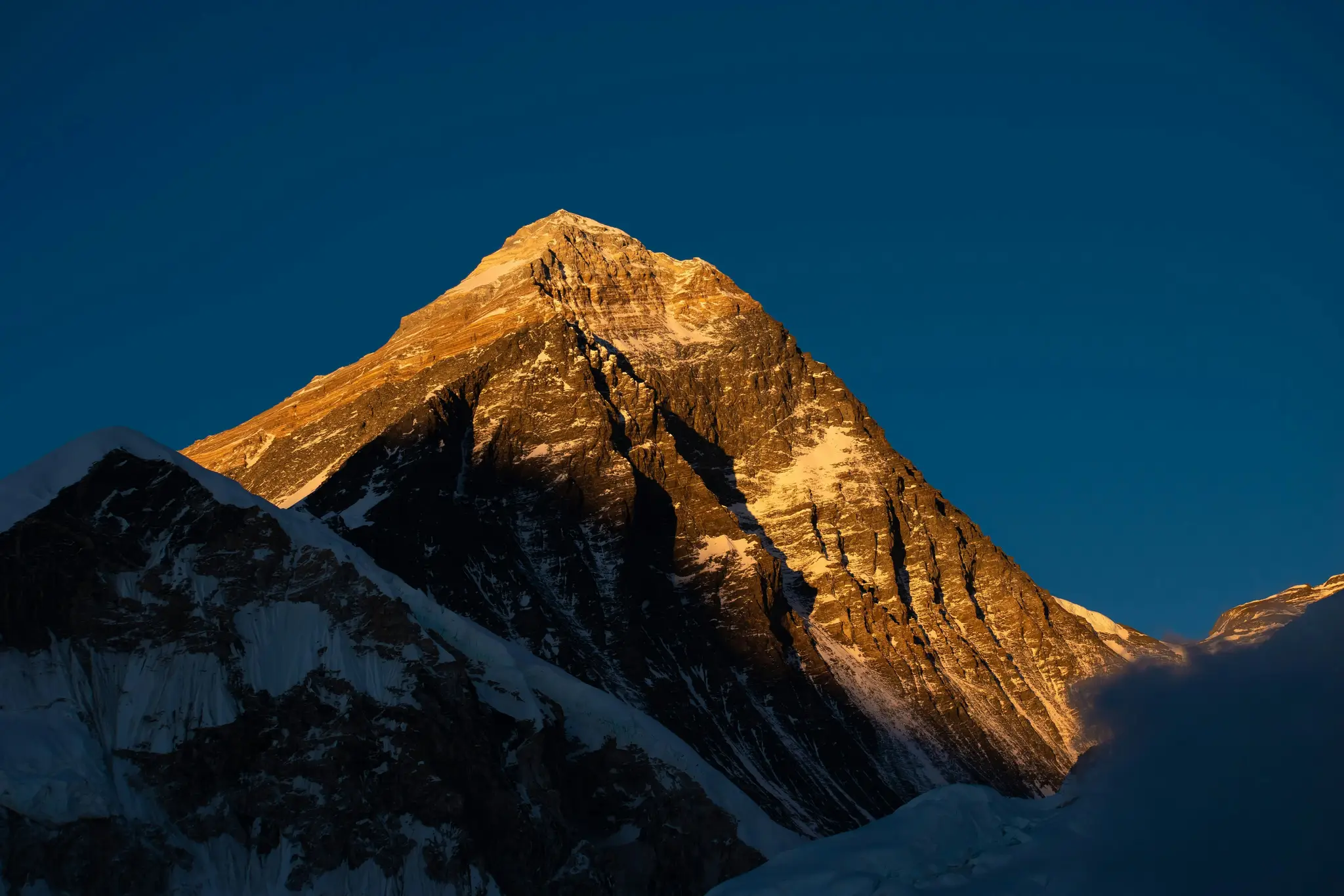 Mount Everest rastie vďaka netradičnému javu.