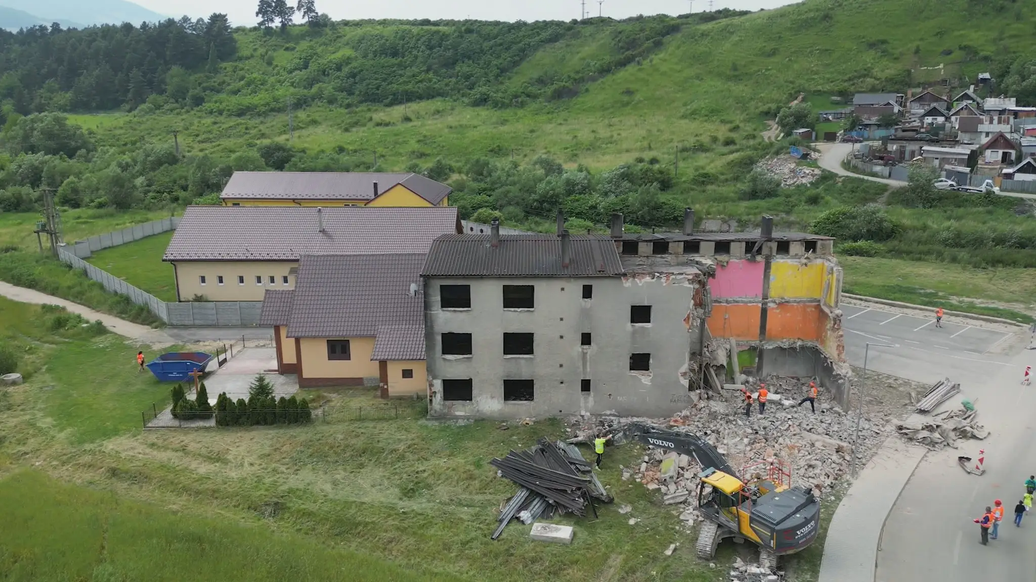 Bytovku pri Sabinove búrajú.