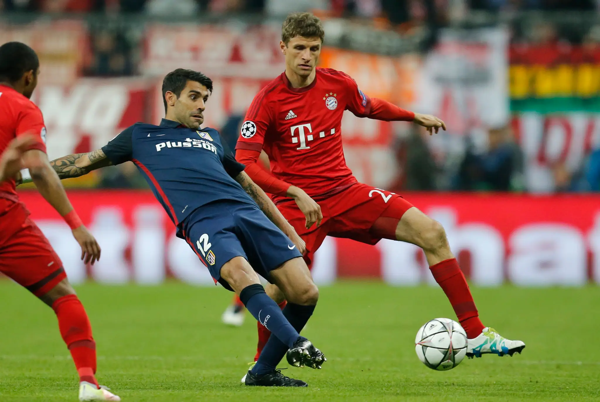 Augosto Fernando a Thomas Muller v odvetnom dueli LM.