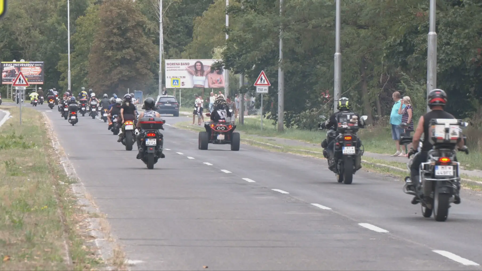 Zraz motorkárov.