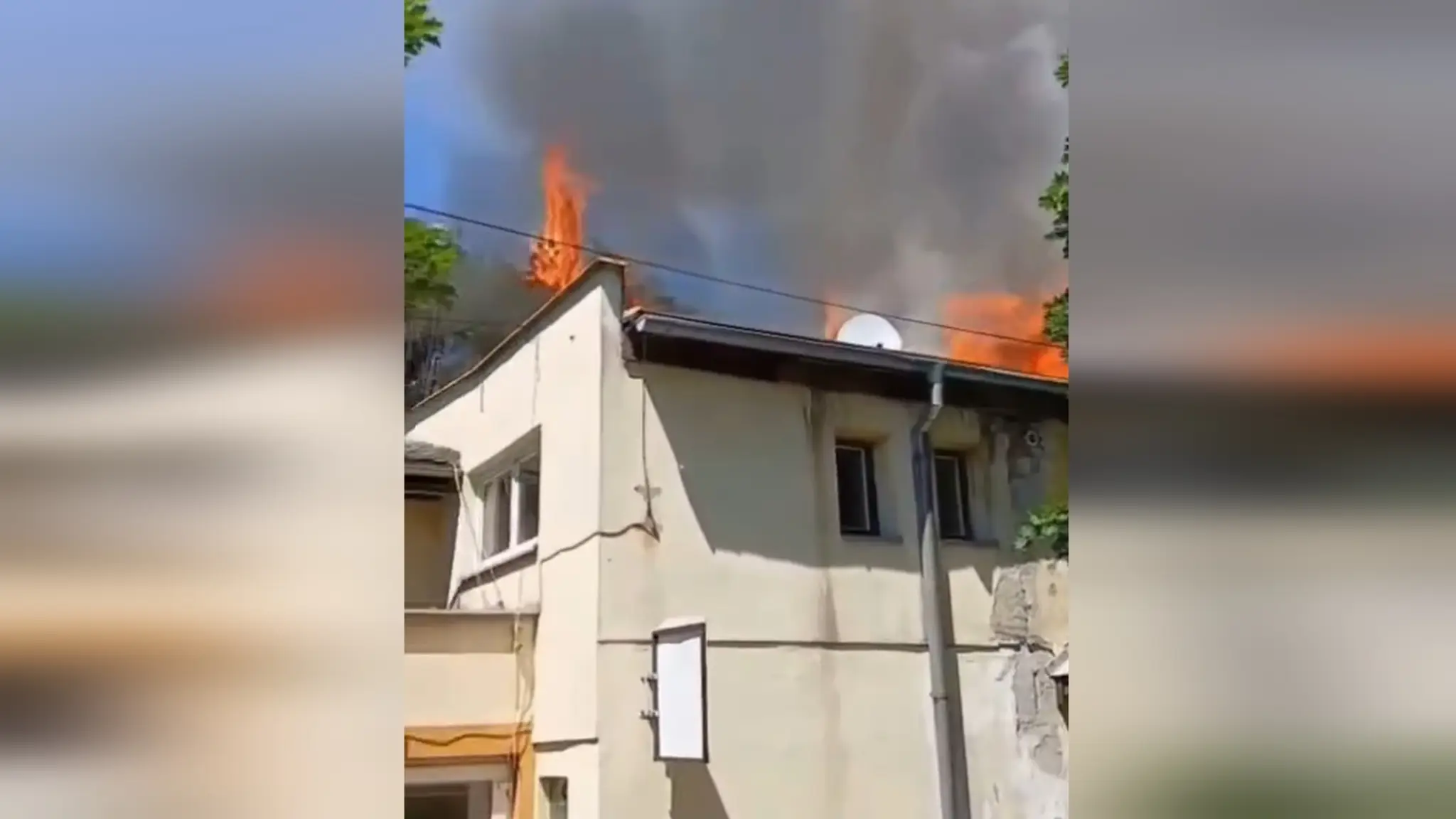 Na Masarykovej ulici v Prešove vypukol požiar strechy opustenej budovy.